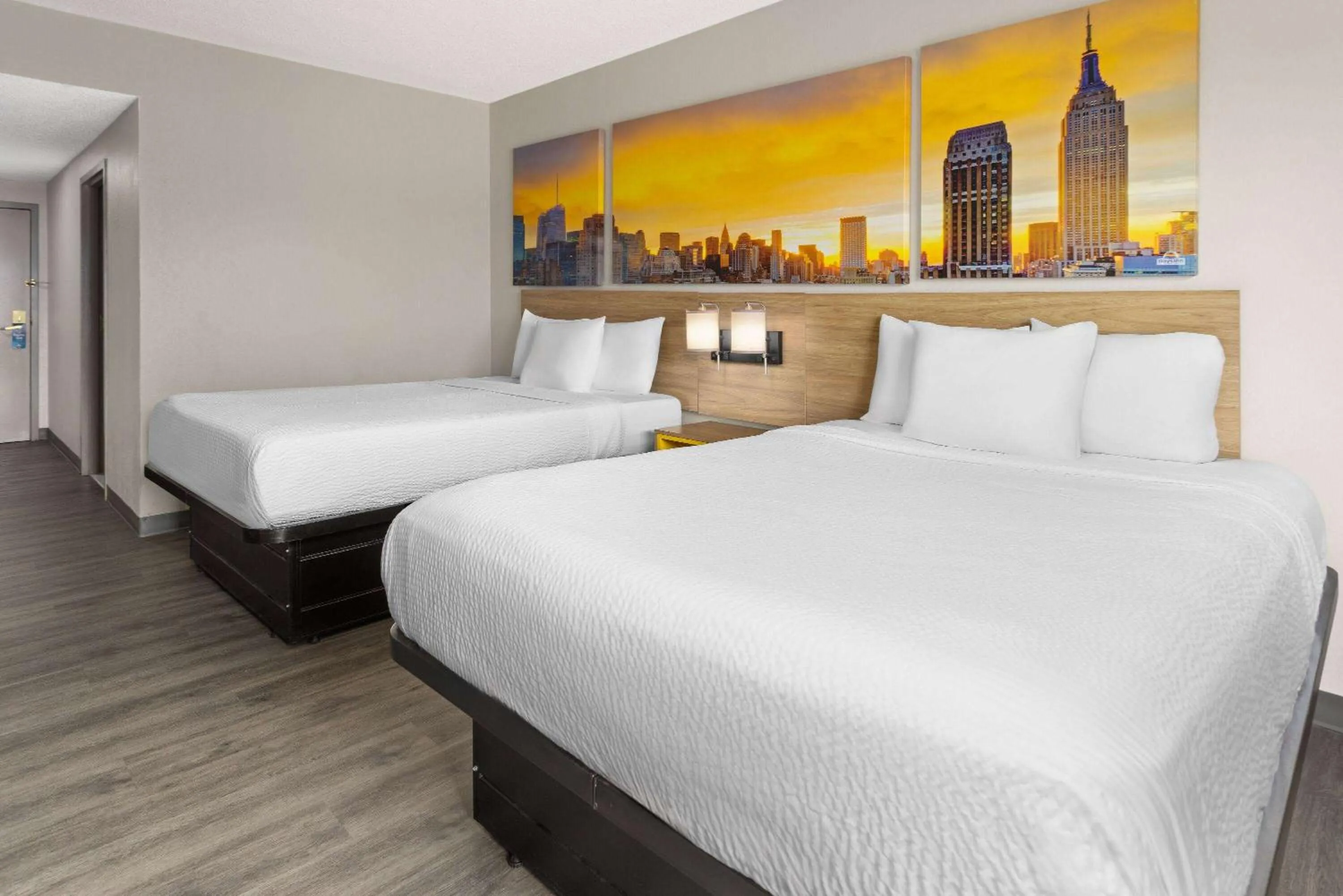 Photo of the whole room, Bed in Days Inn & Suites by Wyndham Albany