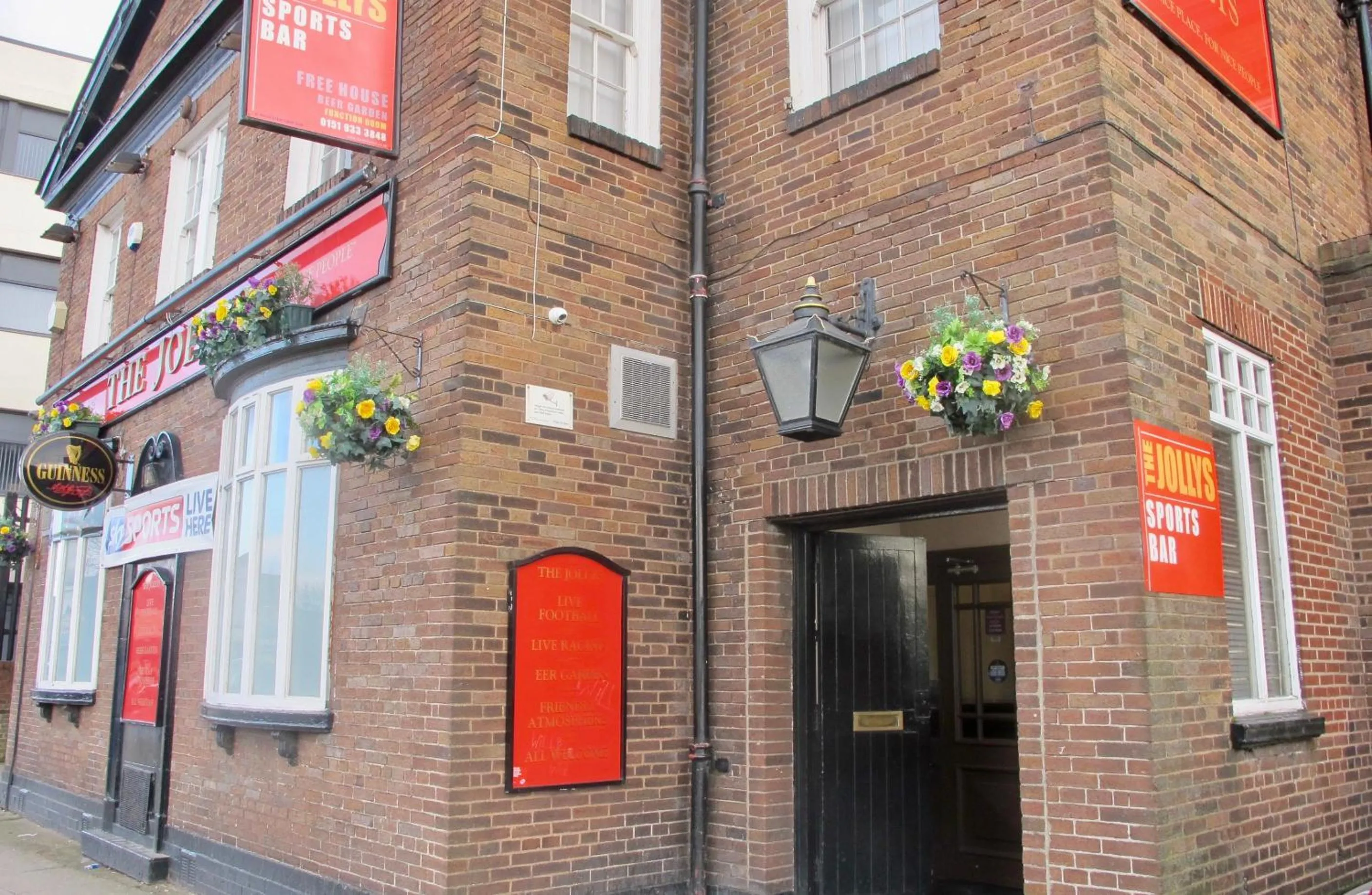 Facade/entrance in The Jollys