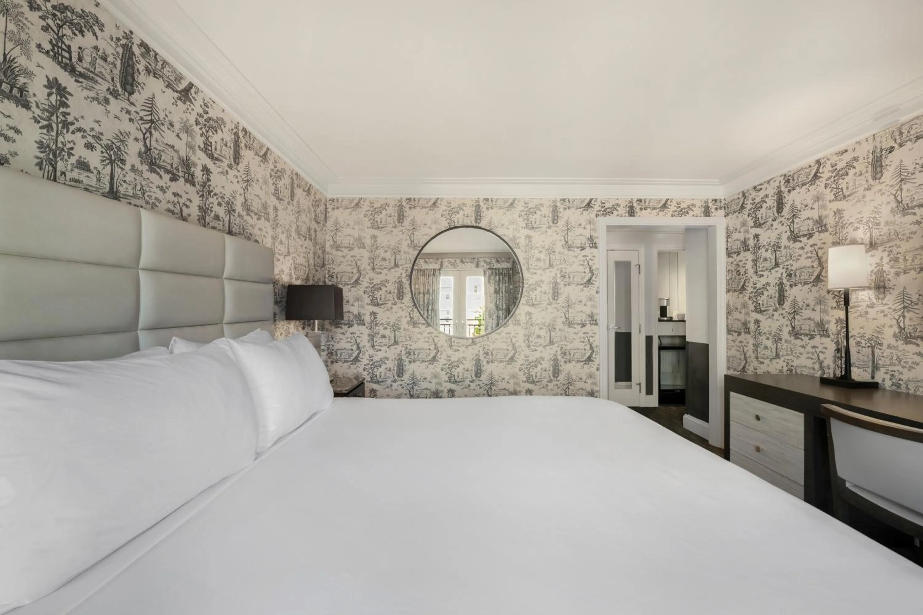 Bedroom, Bed in The Normandy Hotel