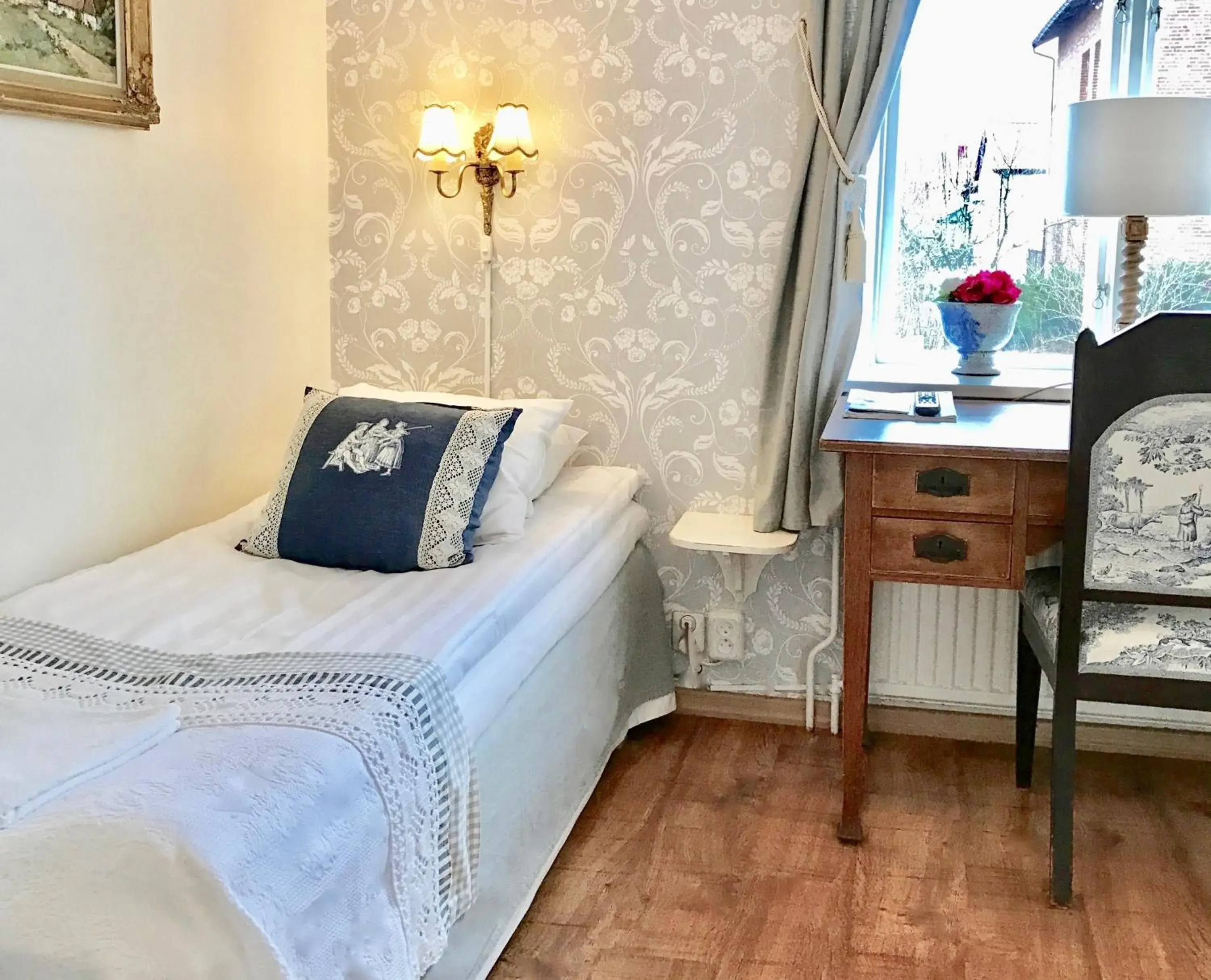 Single Room with Shared Shower and Toilet - single occupancy in Hotell Viking Single Room with Shared Shower and Toilet - single occupancy in Hotell Viking