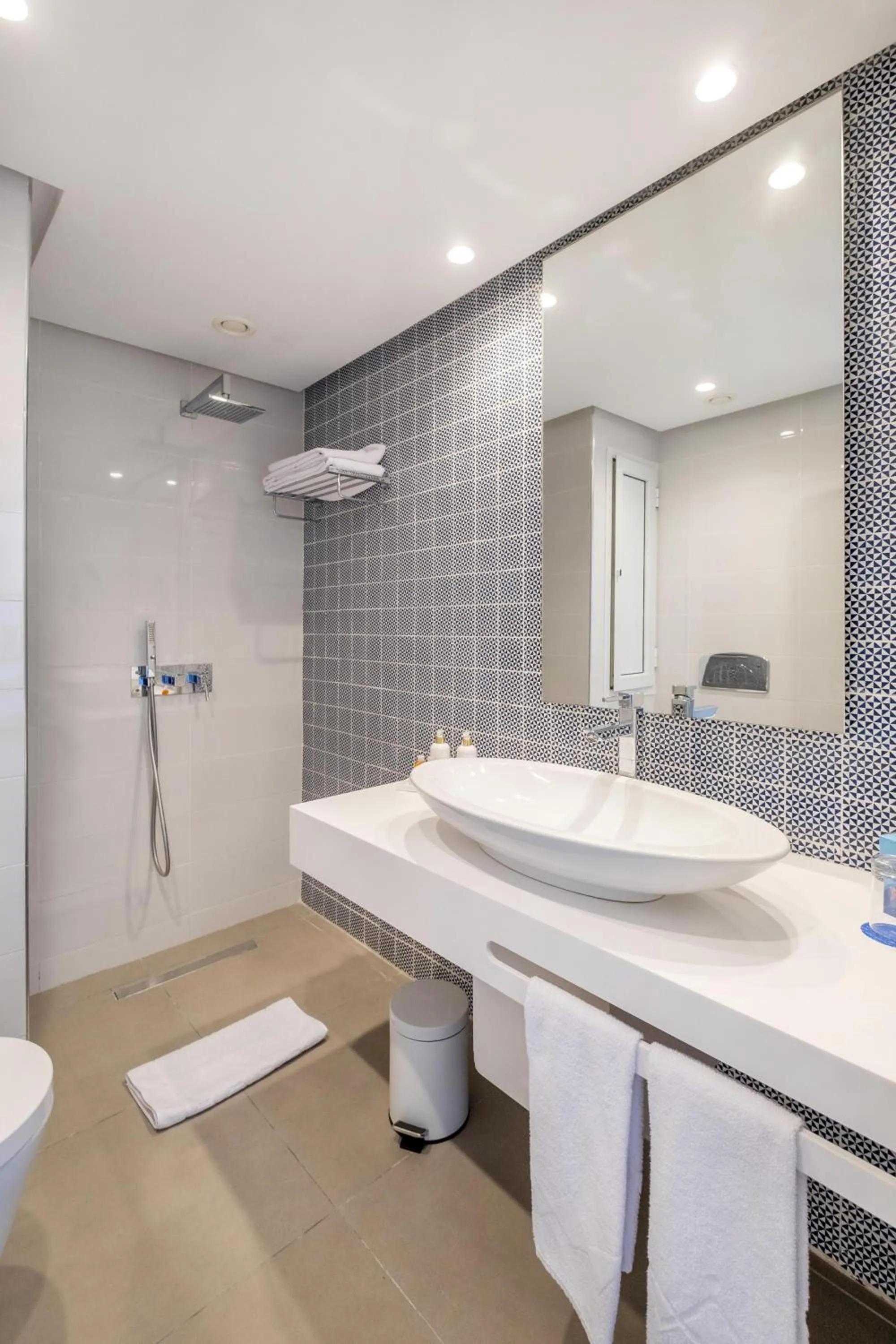 Shower in Royal Azur Thalassa