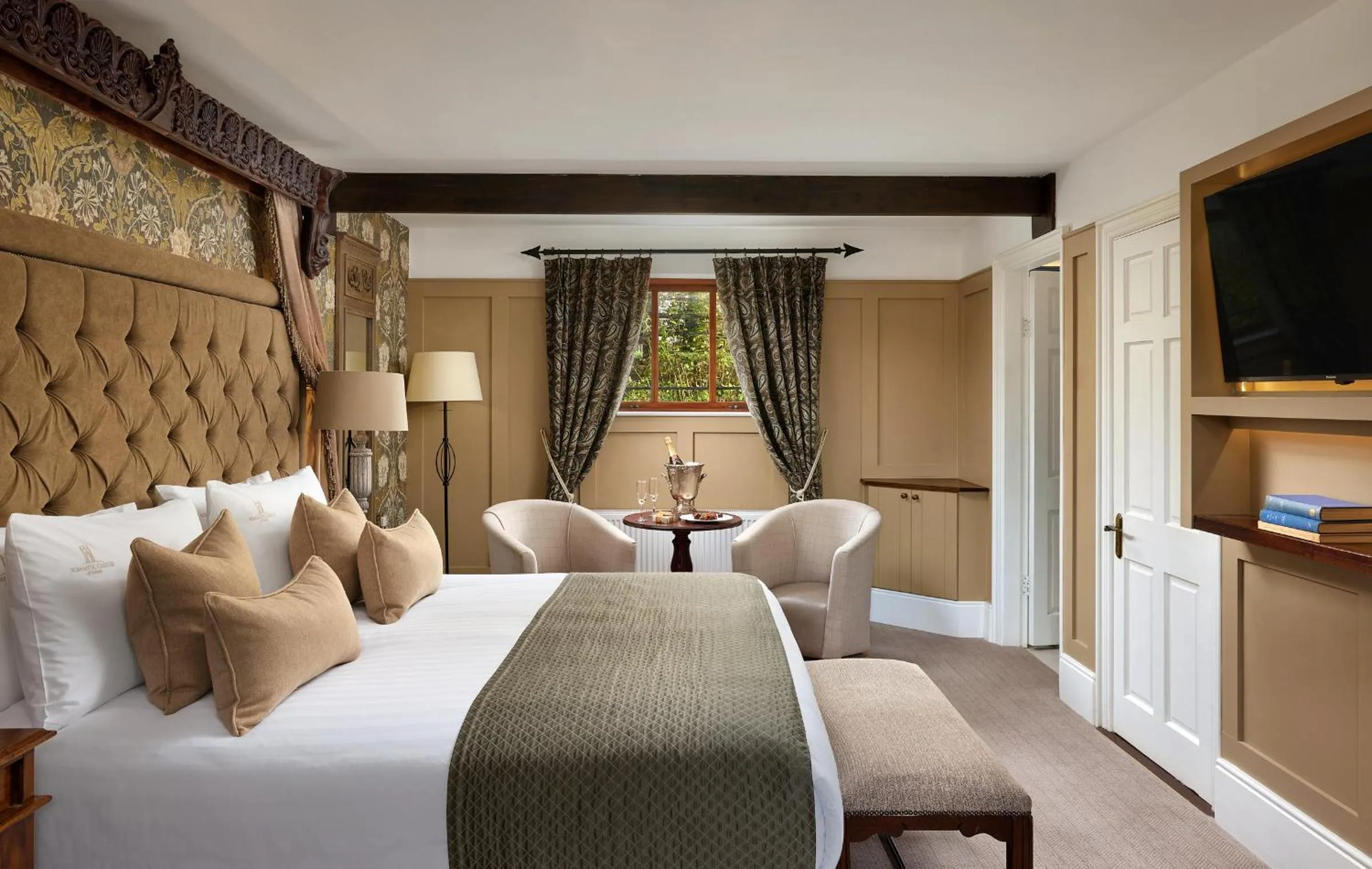 Photo of the whole room, Bed in Cabra Castle Hotel