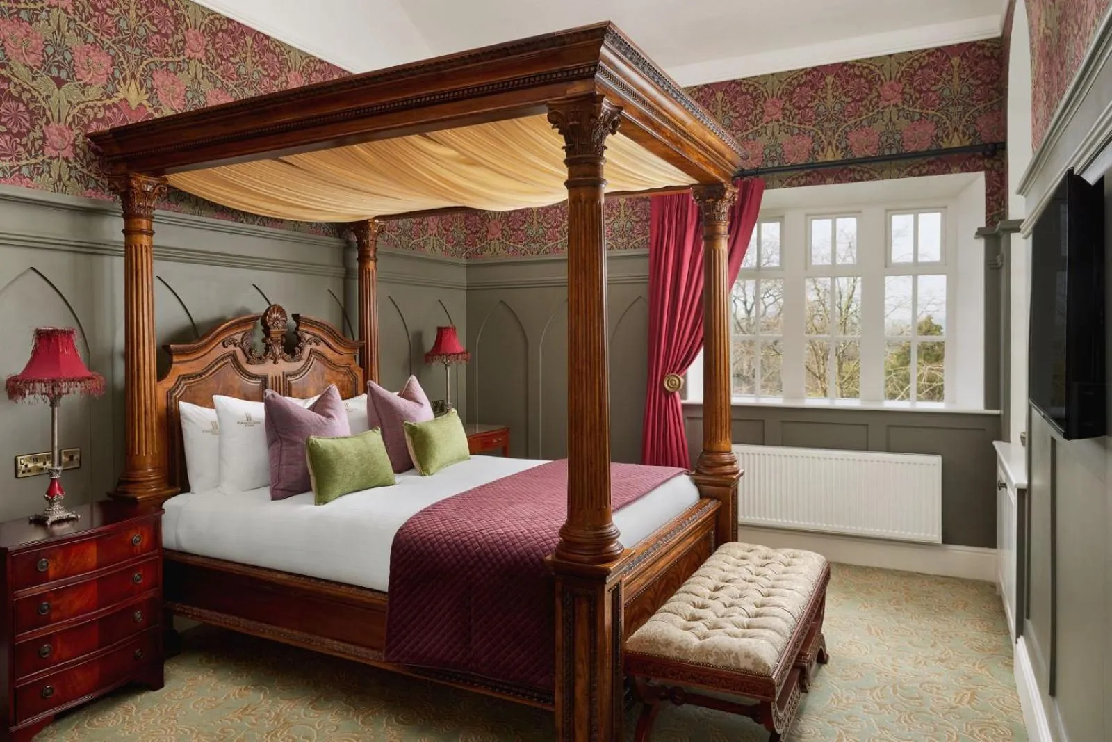 Bedroom, Bed in Cabra Castle Hotel