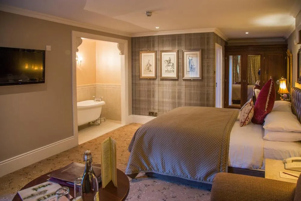 Bedroom, Bed in Cabra Castle Hotel