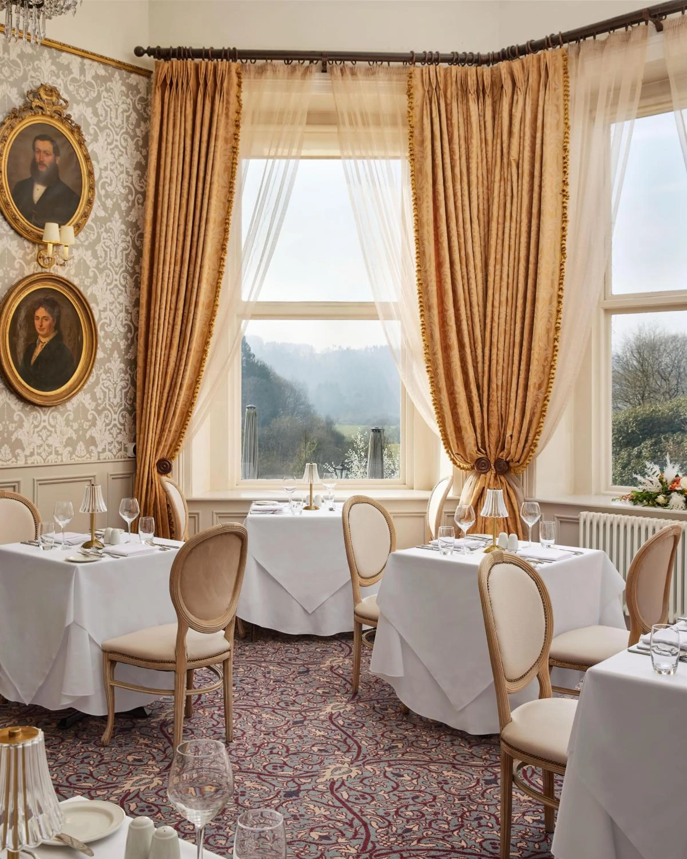 Restaurant/places to eat in Cabra Castle Hotel