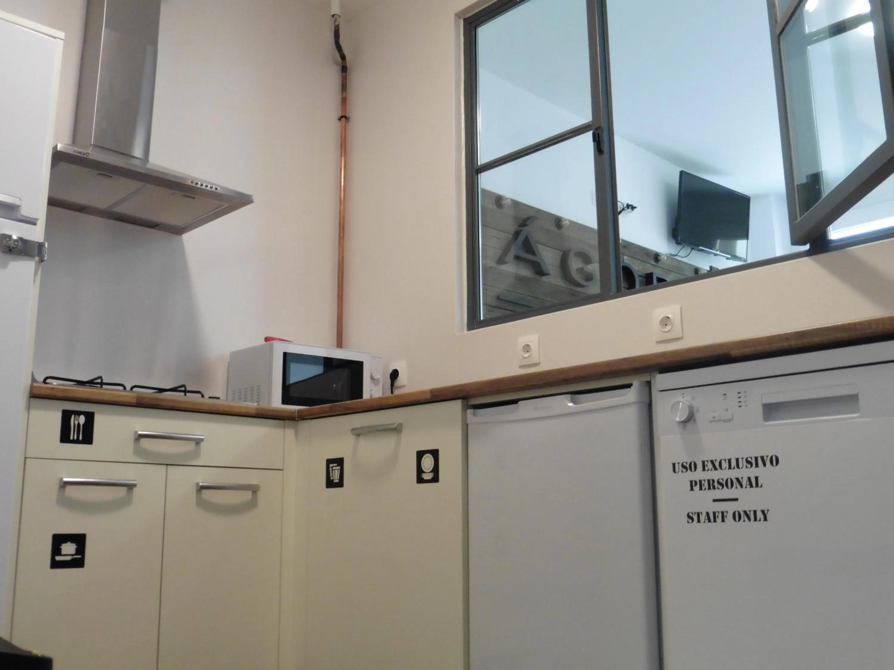 Communal kitchen in Agora Hostel