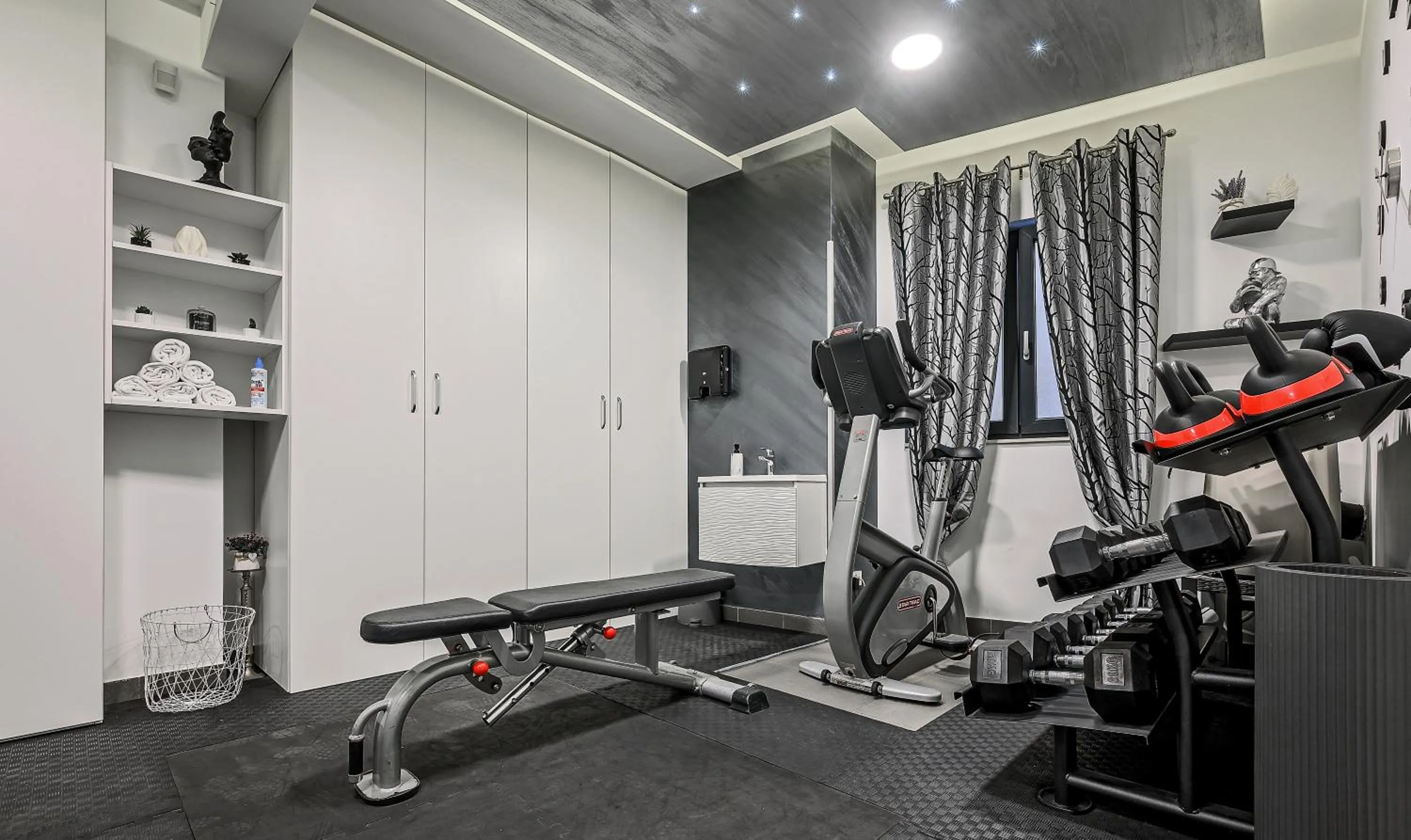 Fitness centre/facilities in Villa Nani