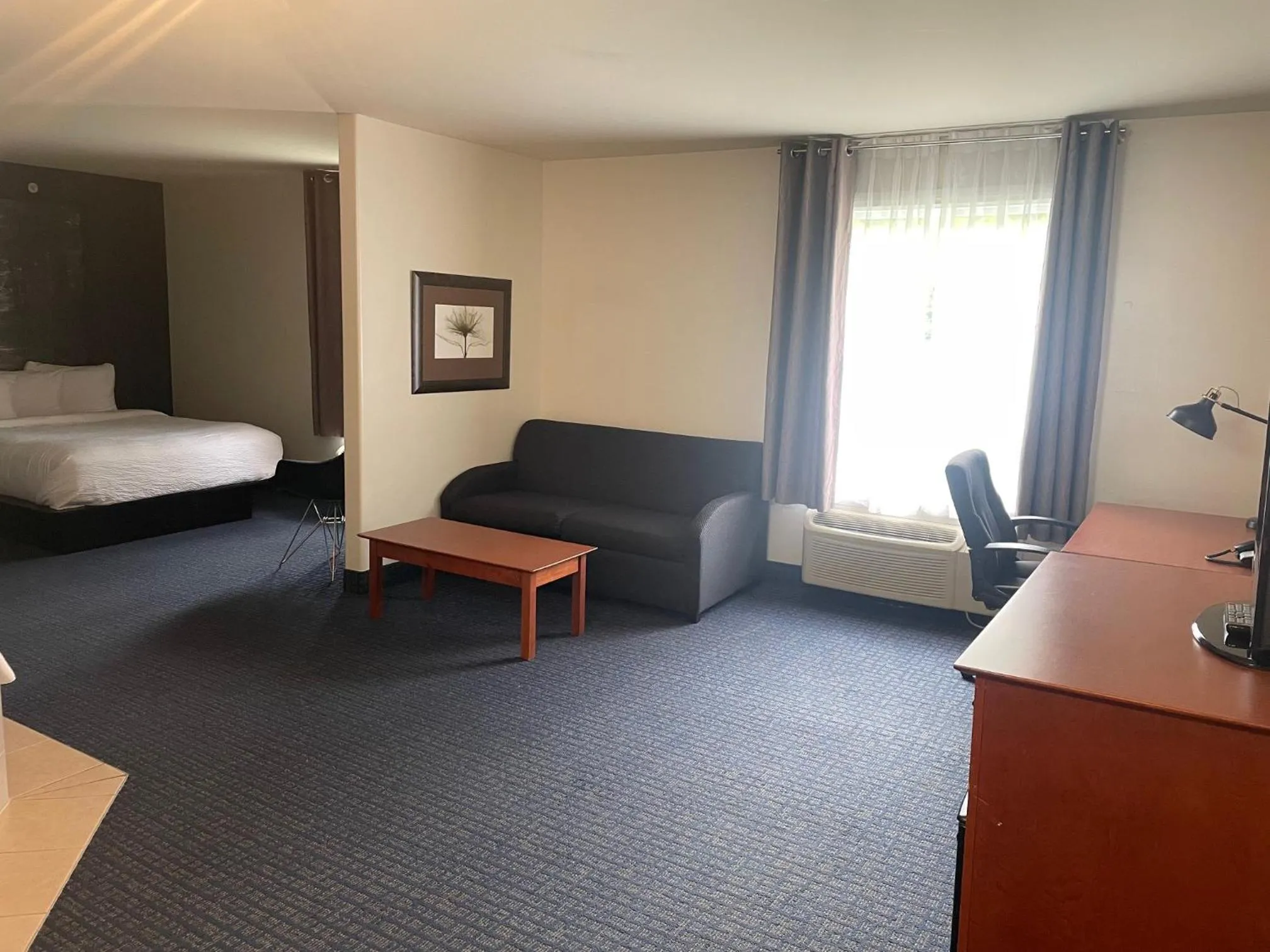 Bed in Super 8 by Wyndham Sainte Agathe Des Monts