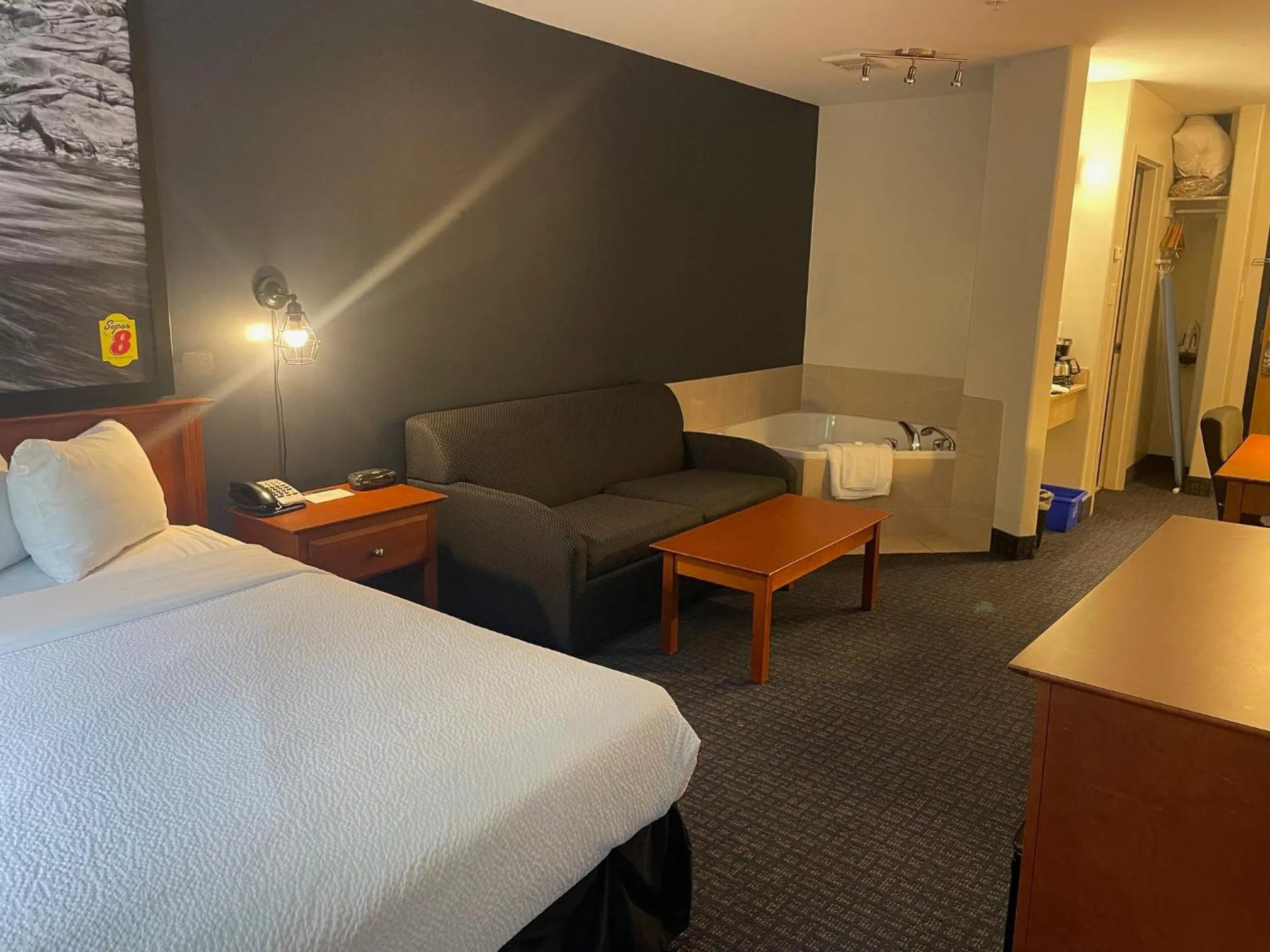 Bed in Super 8 by Wyndham Sainte Agathe Des Monts