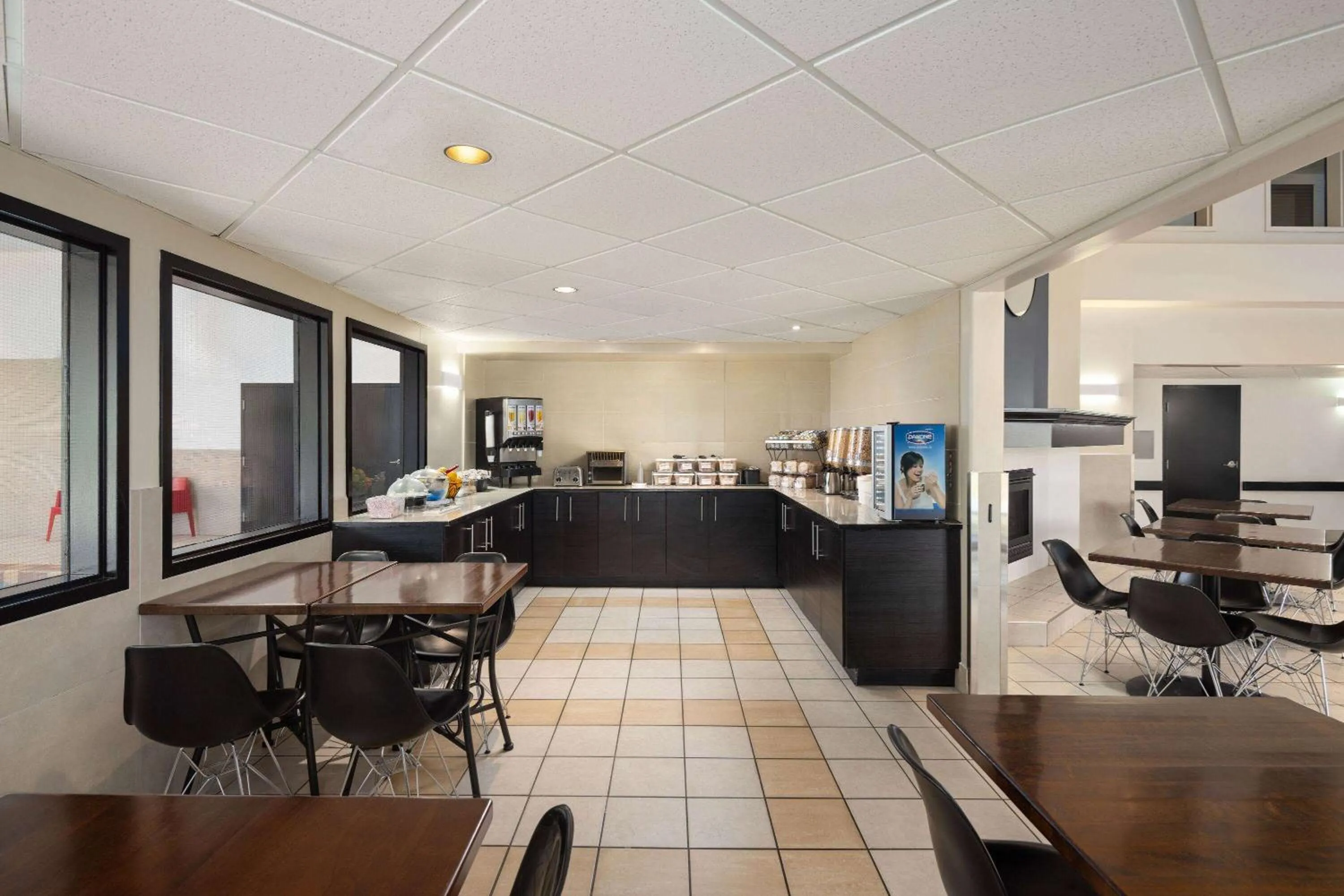 Breakfast in Super 8 by Wyndham Sainte Agathe Des Monts