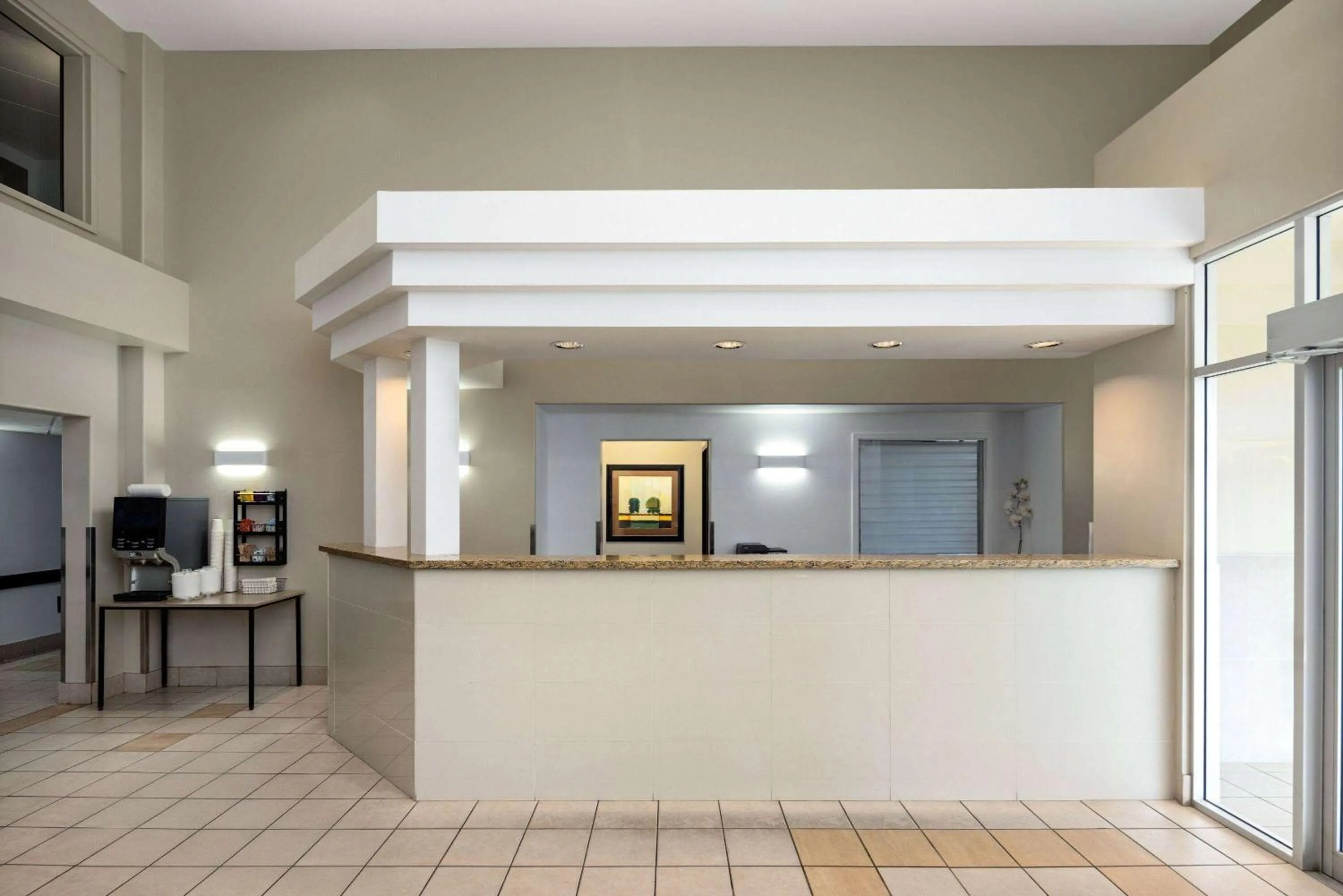 Lobby or reception in Super 8 by Wyndham Sainte Agathe Des Monts