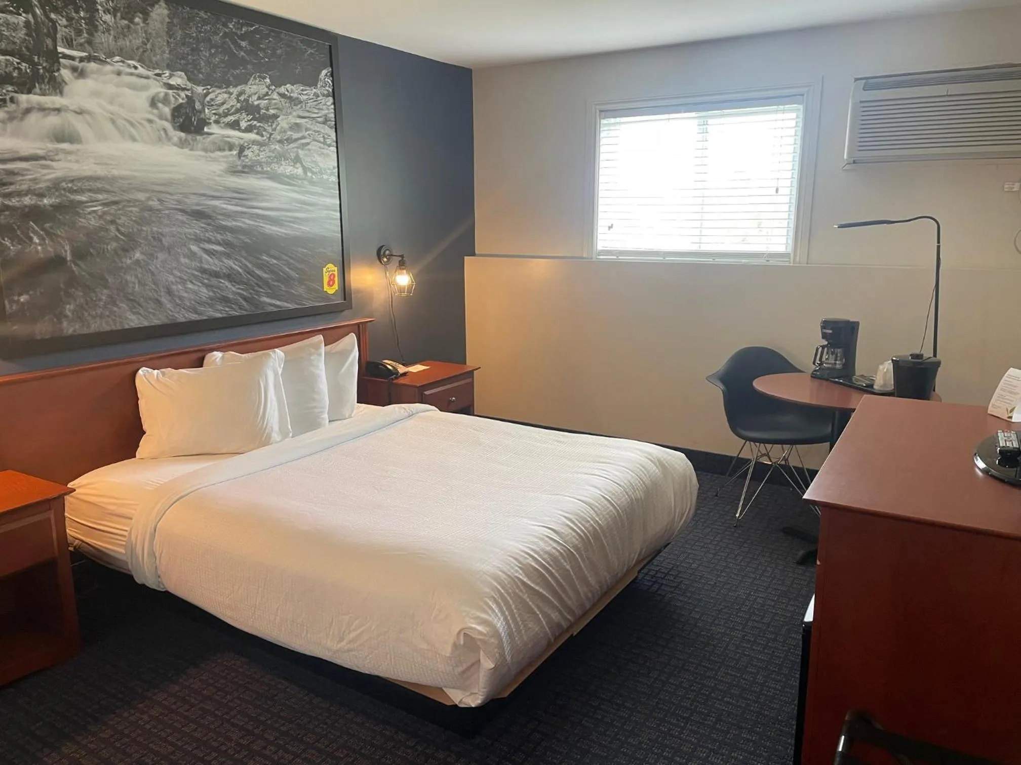 Bed in Super 8 by Wyndham Sainte Agathe Des Monts