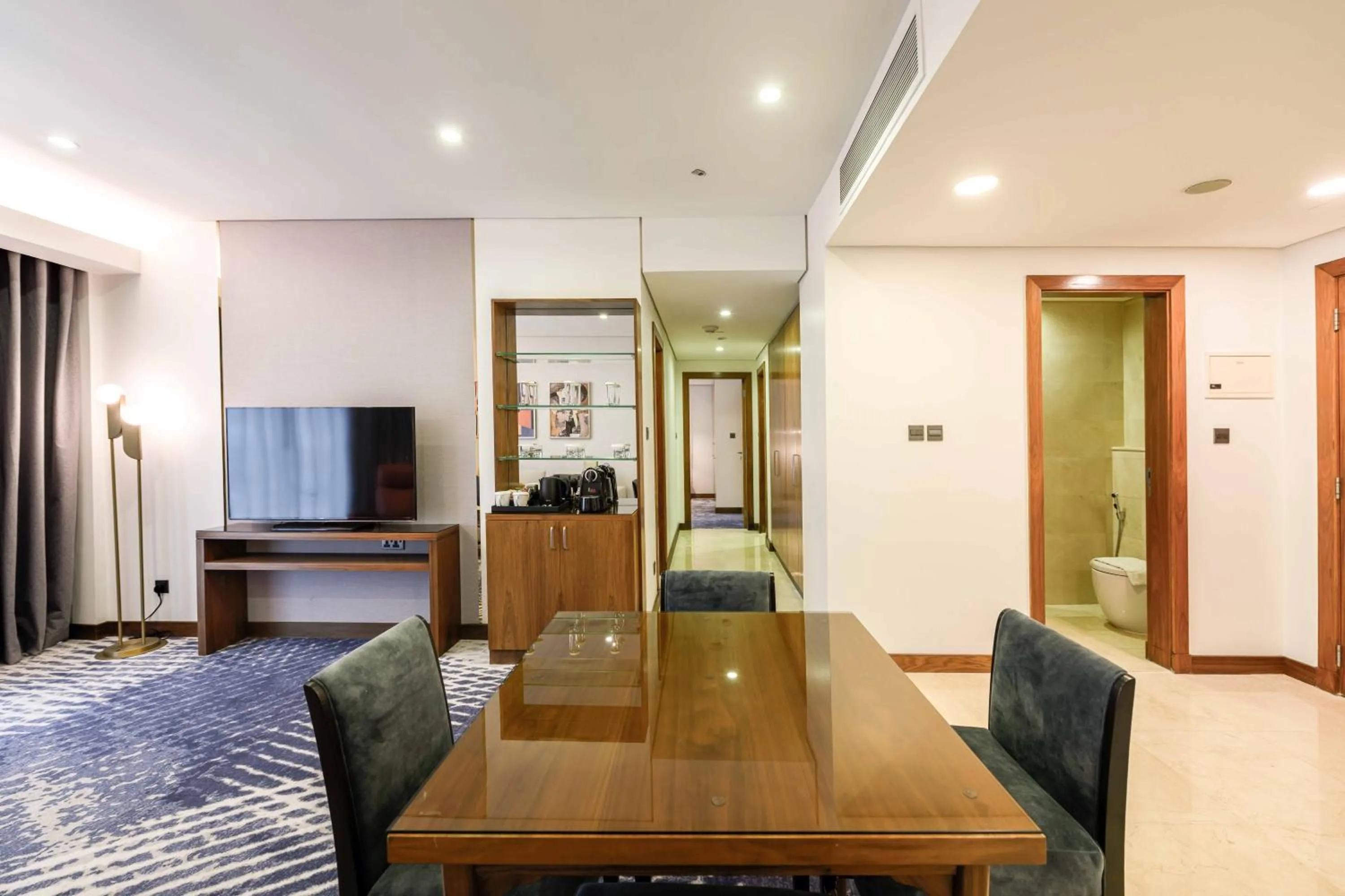 TV and multimedia in DoubleTree by Hilton Jeddah - Alandalus Mall