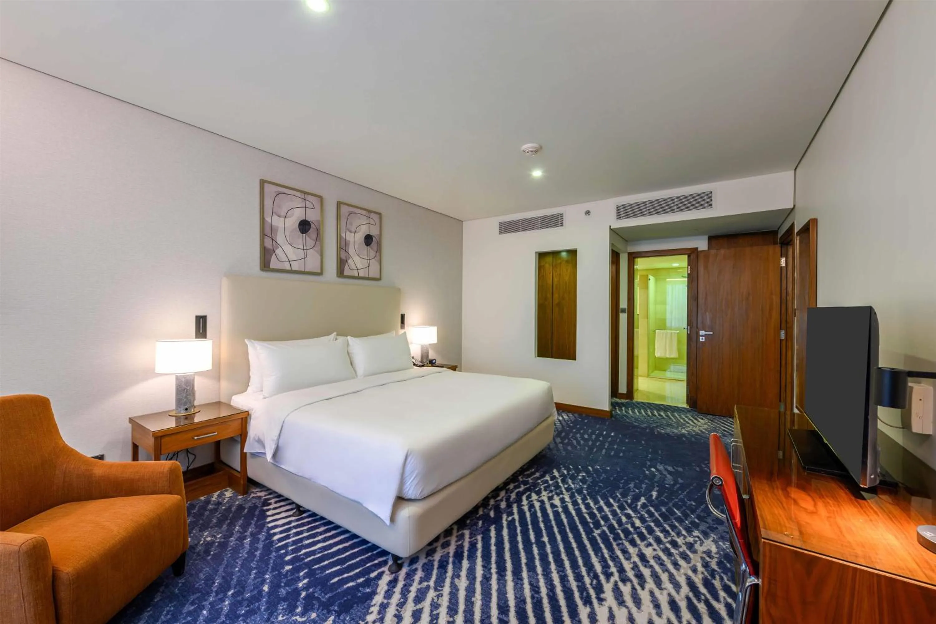 Bed in DoubleTree by Hilton Jeddah - Alandalus Mall