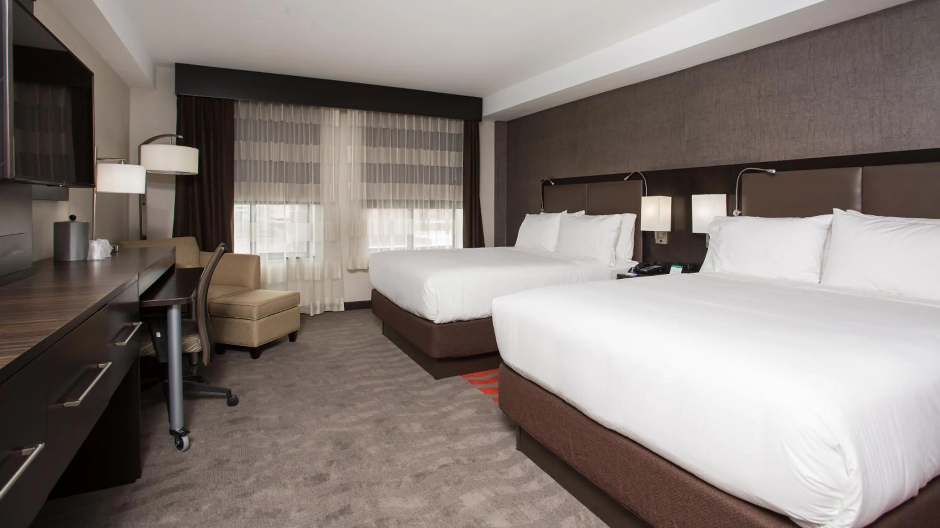 Photo of the whole room, Bed in Holiday Inn Express - Springfield Downtown by IHG