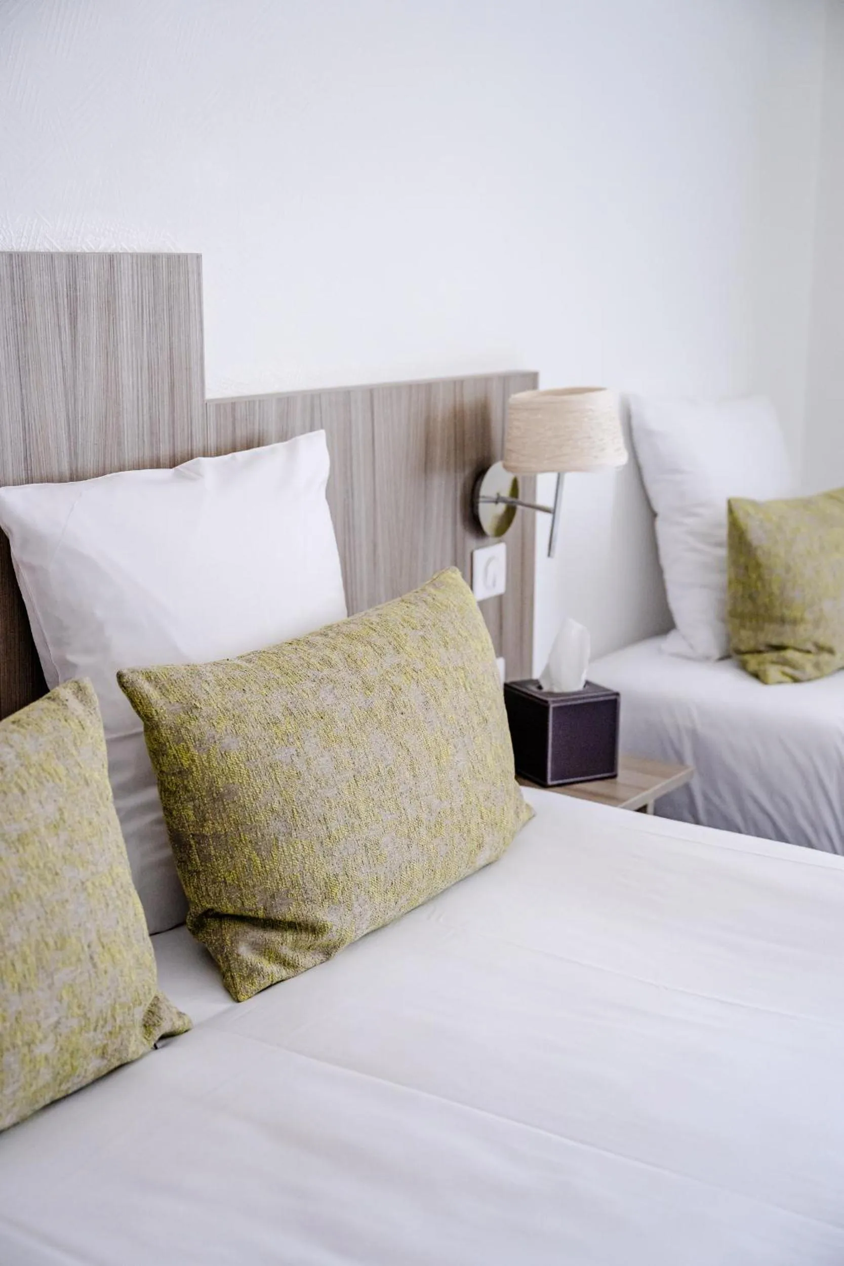 Bed in Hôtel La Maison des Croisades - Au pied des Remparts