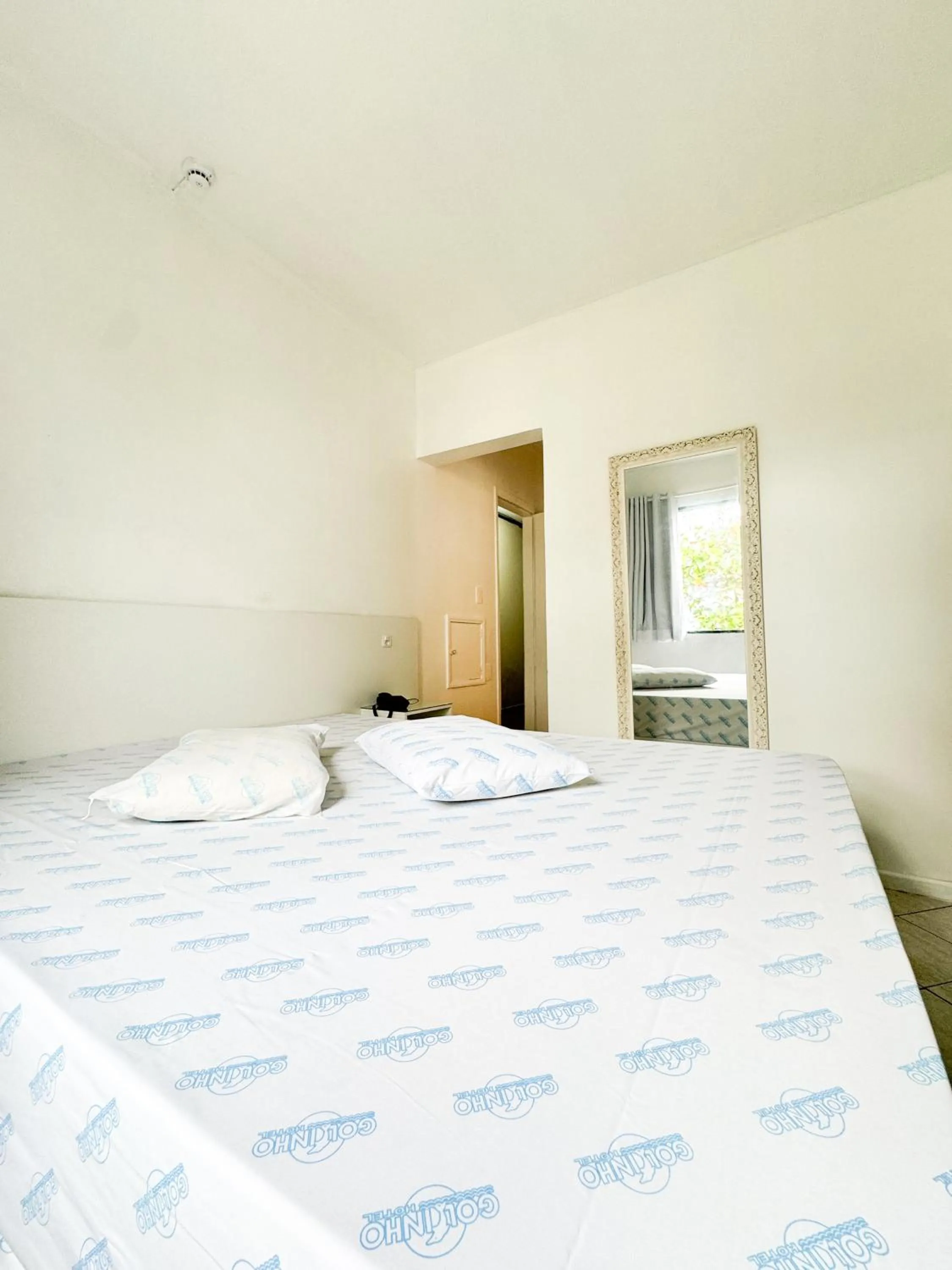 Bed in Golfinho Hotel (Adults Only)