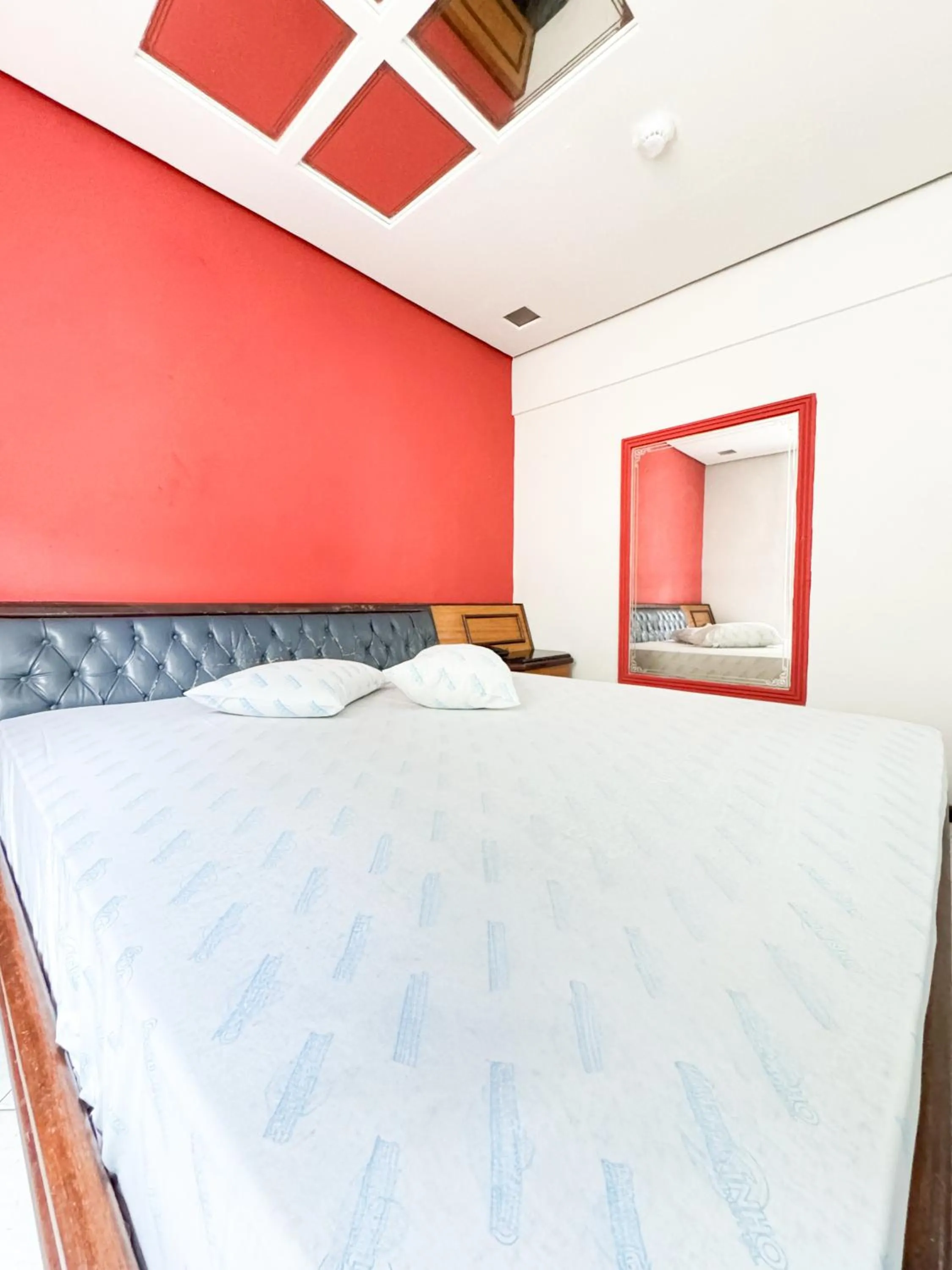 Bed in Golfinho Hotel (Adults Only)