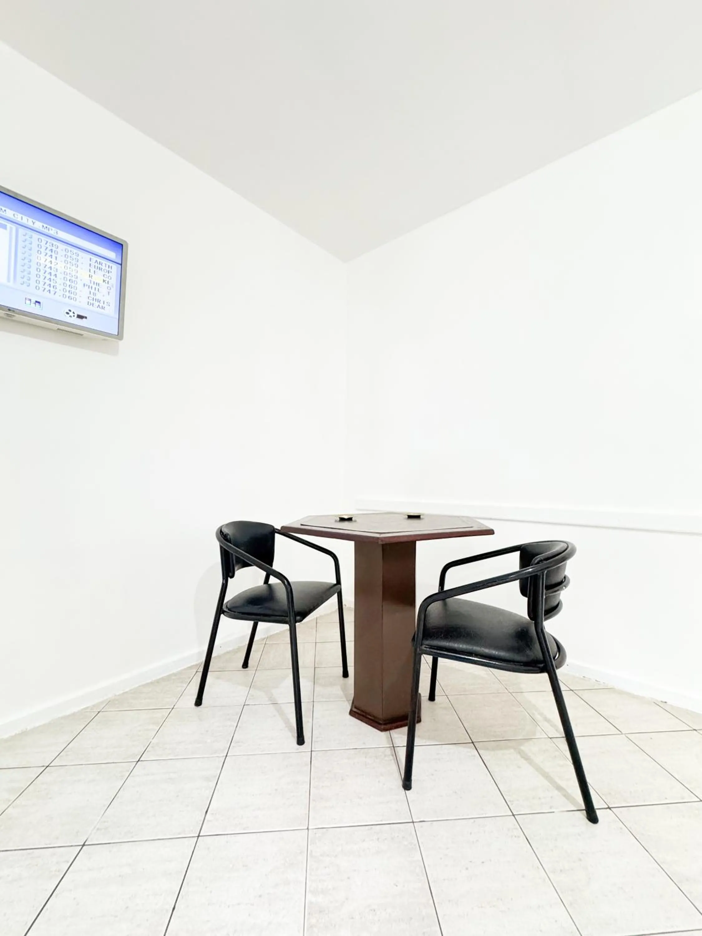 Dining area in Golfinho Hotel (Adults Only)
