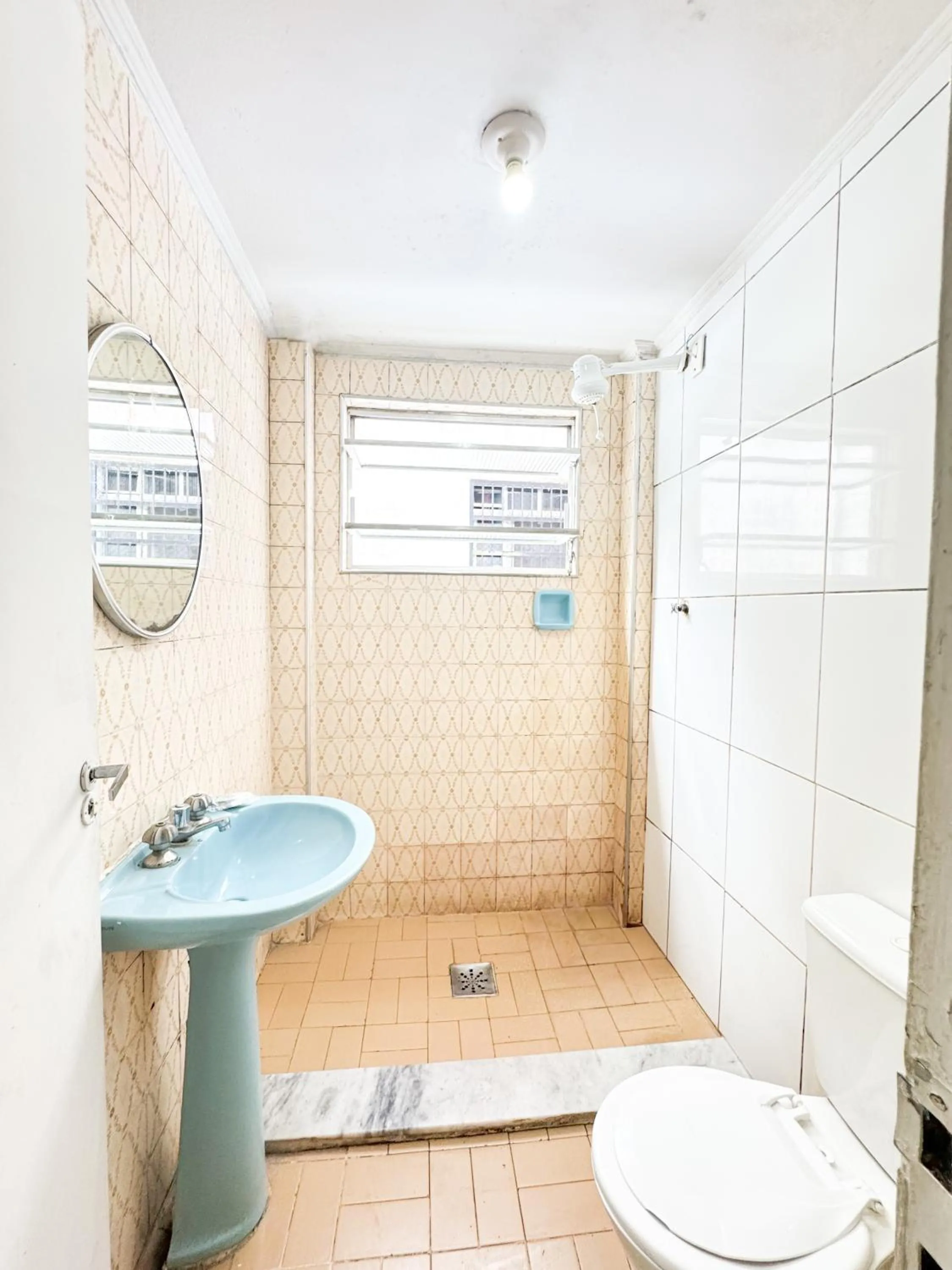 Shower in Golfinho Hotel (Adults Only)
