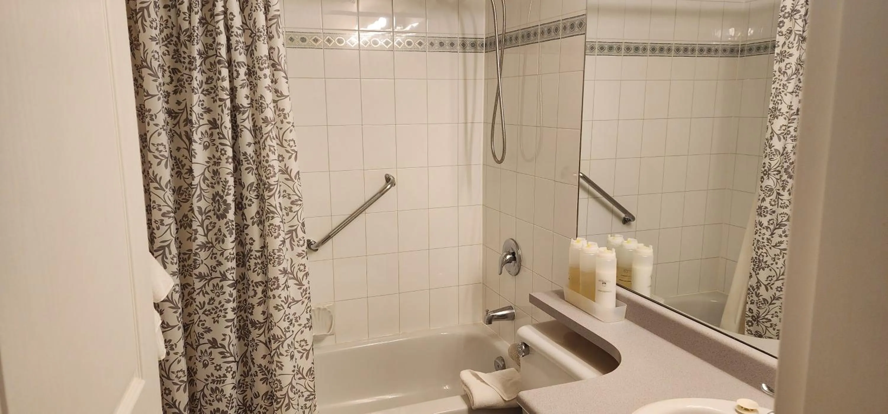 Bathroom in Times Square Suites Hotel