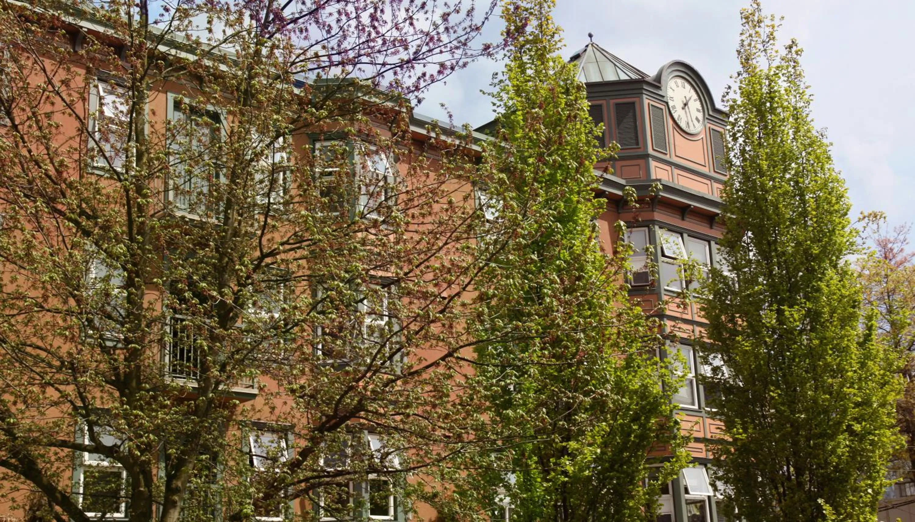 Facade/entrance in Times Square Suites Hotel