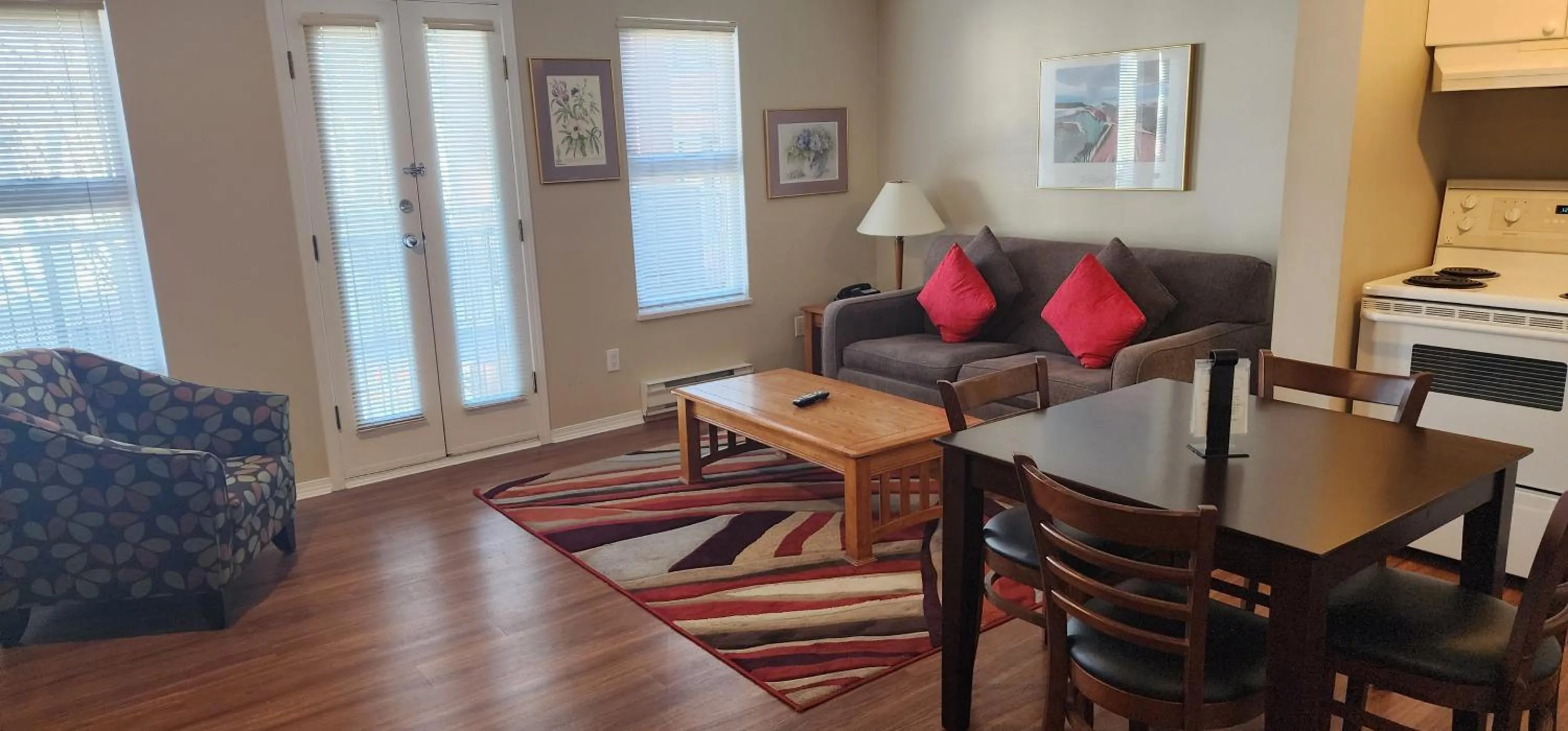 Kitchen or kitchenette in Times Square Suites Hotel