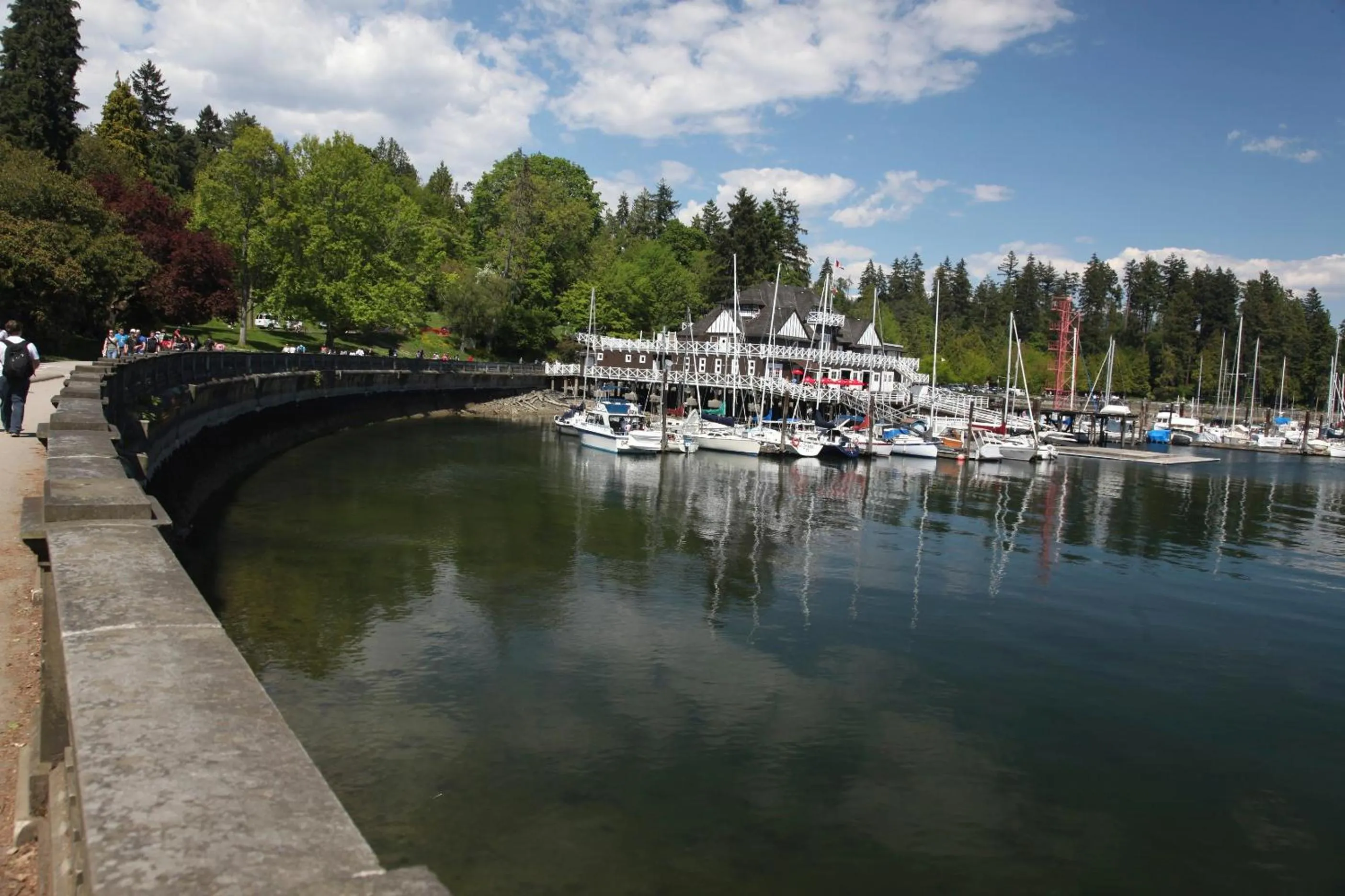 Area and facilities in Times Square Suites Hotel