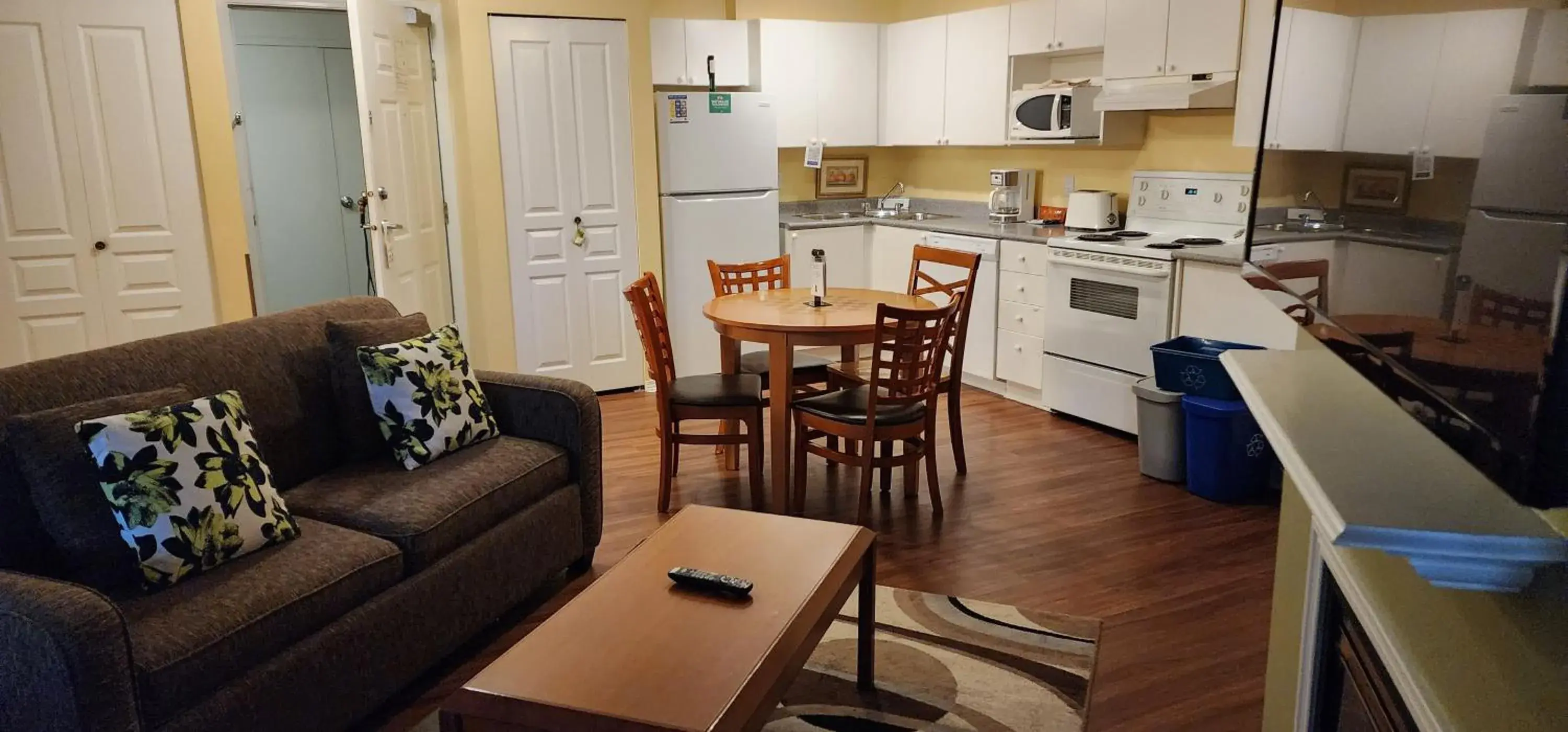 Studio (2 Adults) in Times Square Suites Hotel Studio (2 Adults) in Times Square Suites Hotel