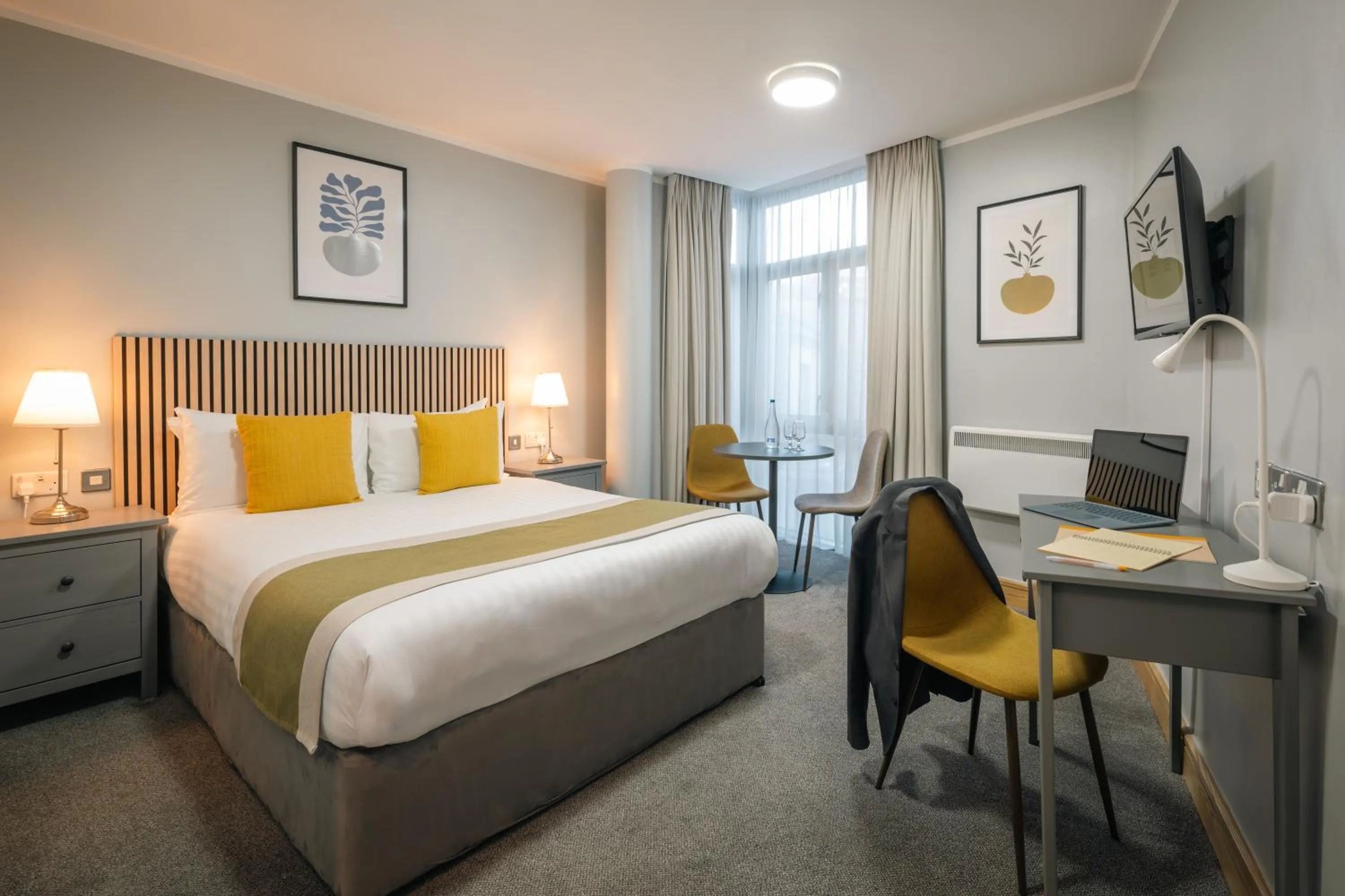 Bedroom, Bed in Beresford Hotel