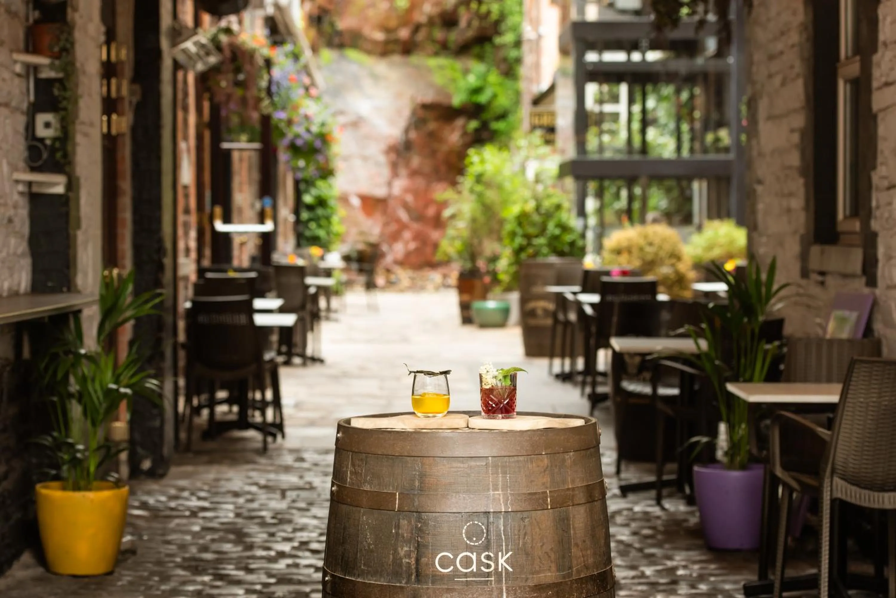 Patio in Hotel Isaacs Cork City