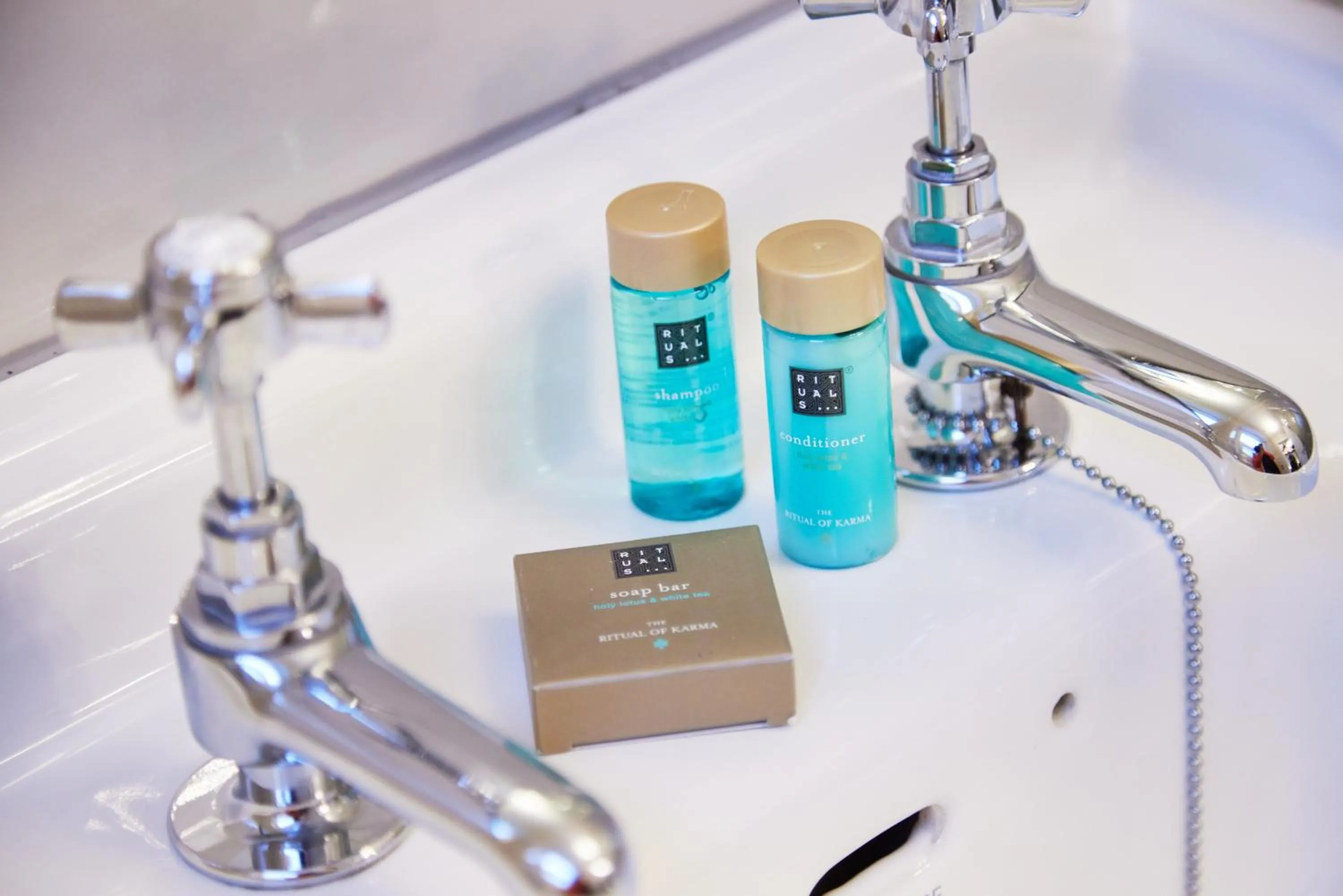 Bathroom in Hotel Isaacs Cork City