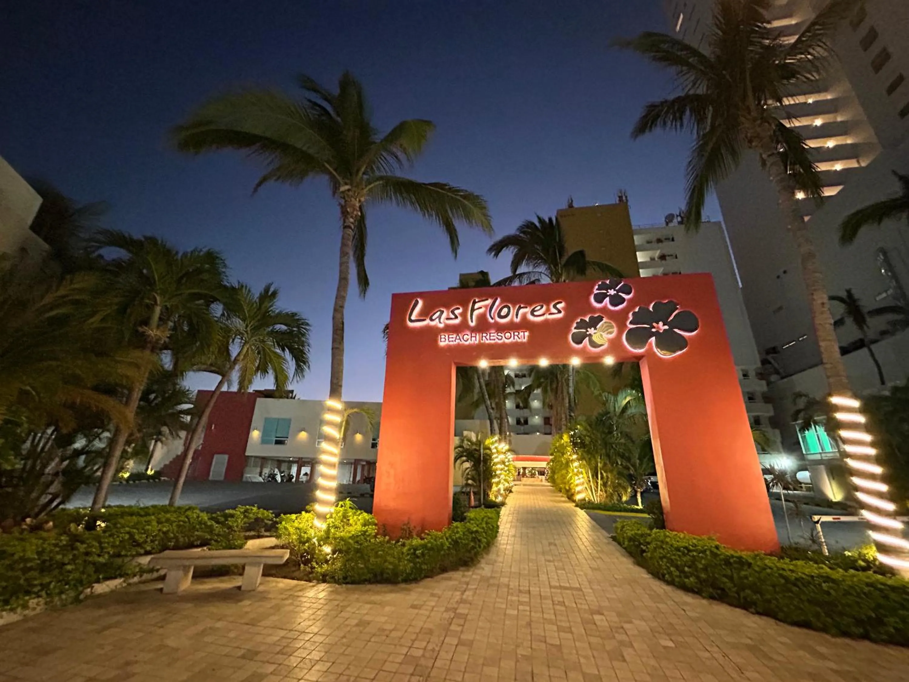 Property building in Las Flores Beach Resort