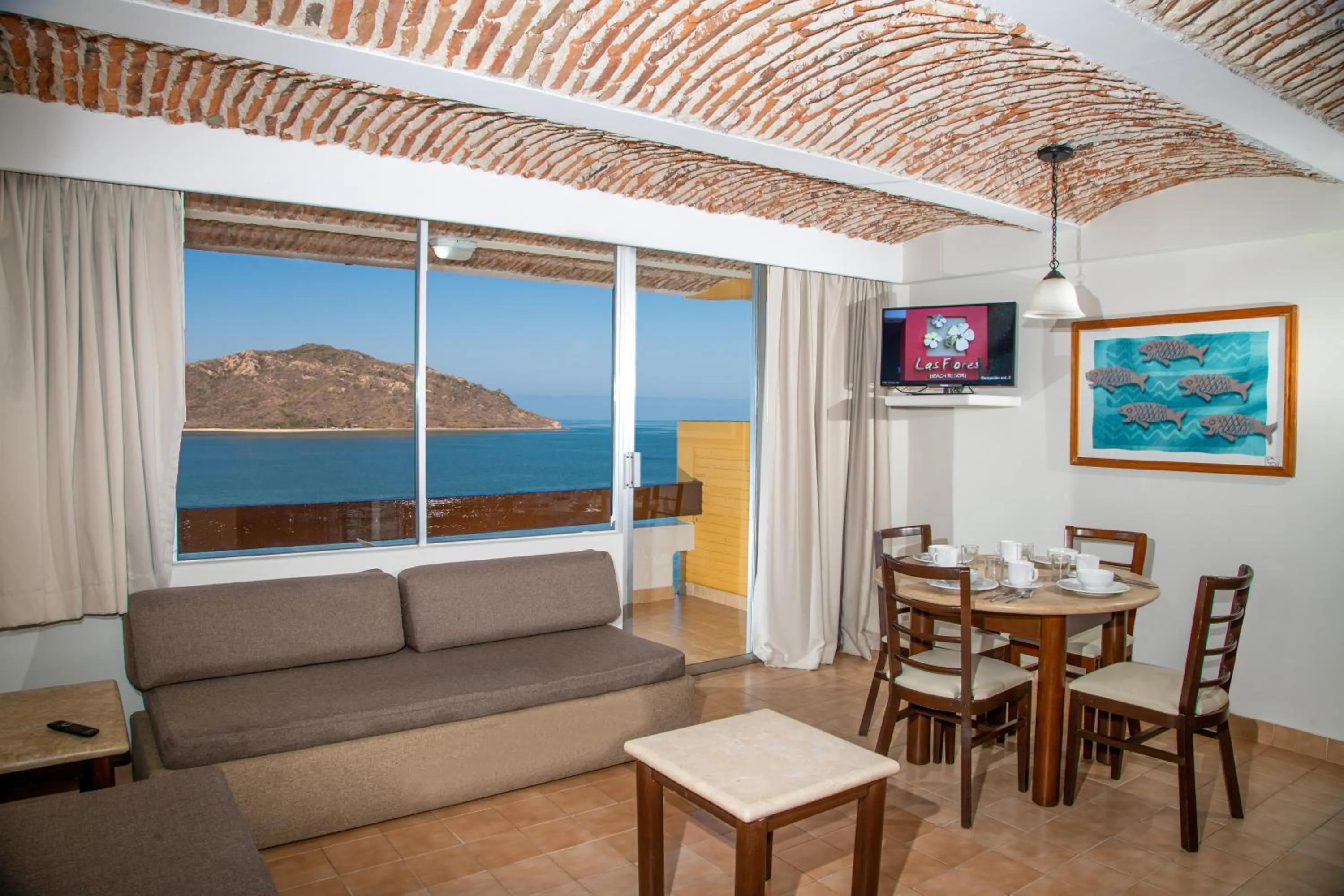 Property building in Las Flores Beach Resort