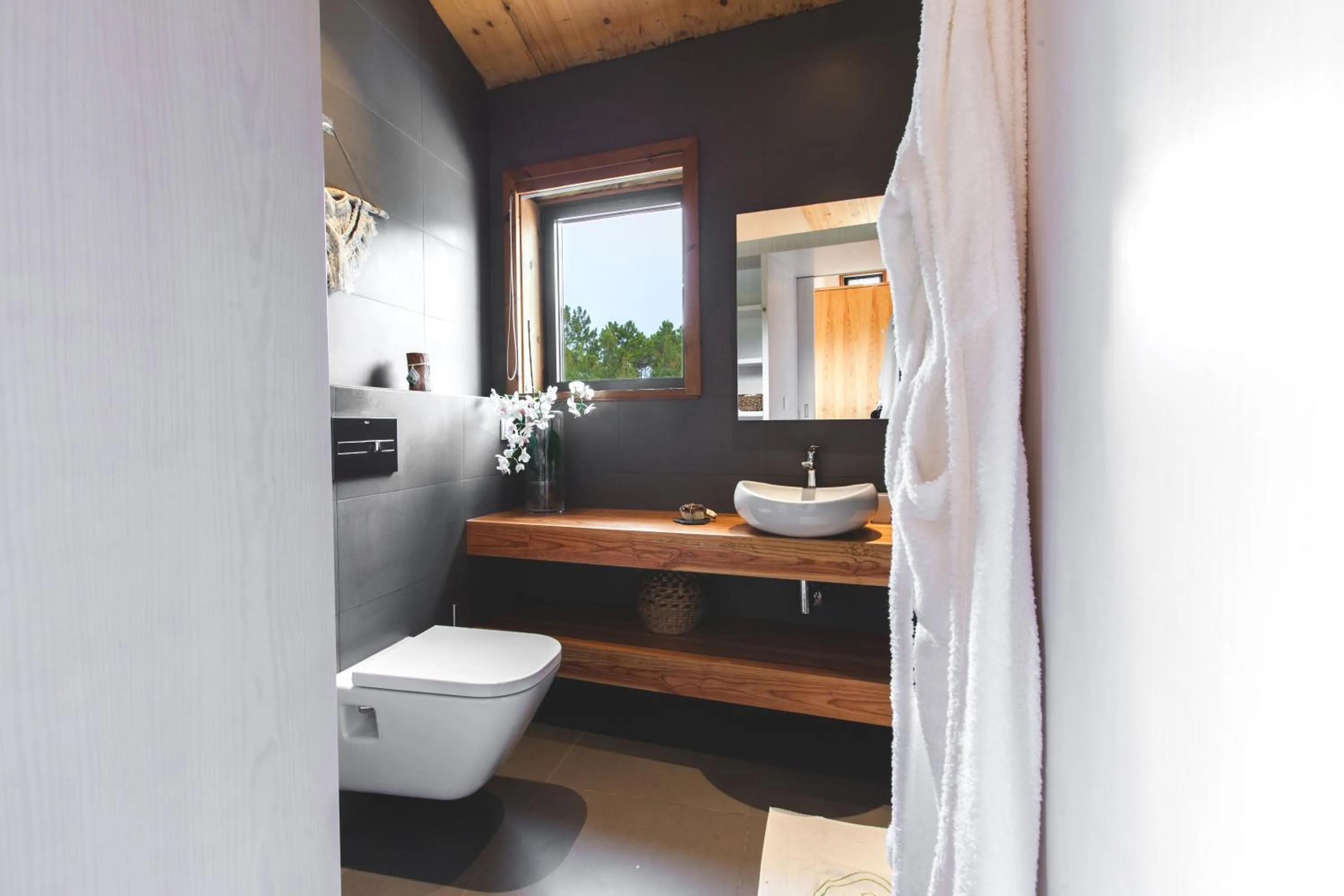 Toilet in Bukubaki Eco Surf