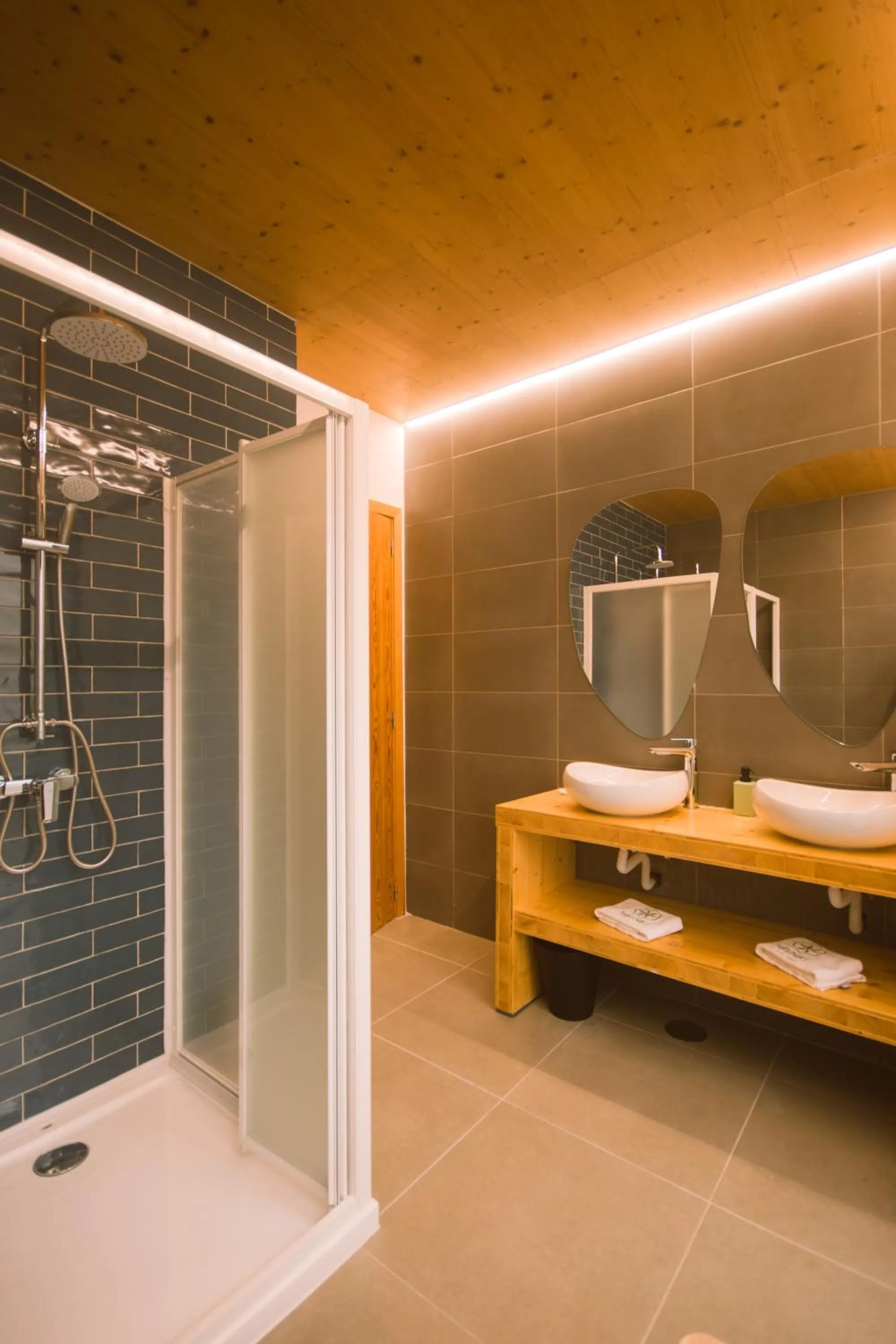 Toilet in Bukubaki Eco Surf