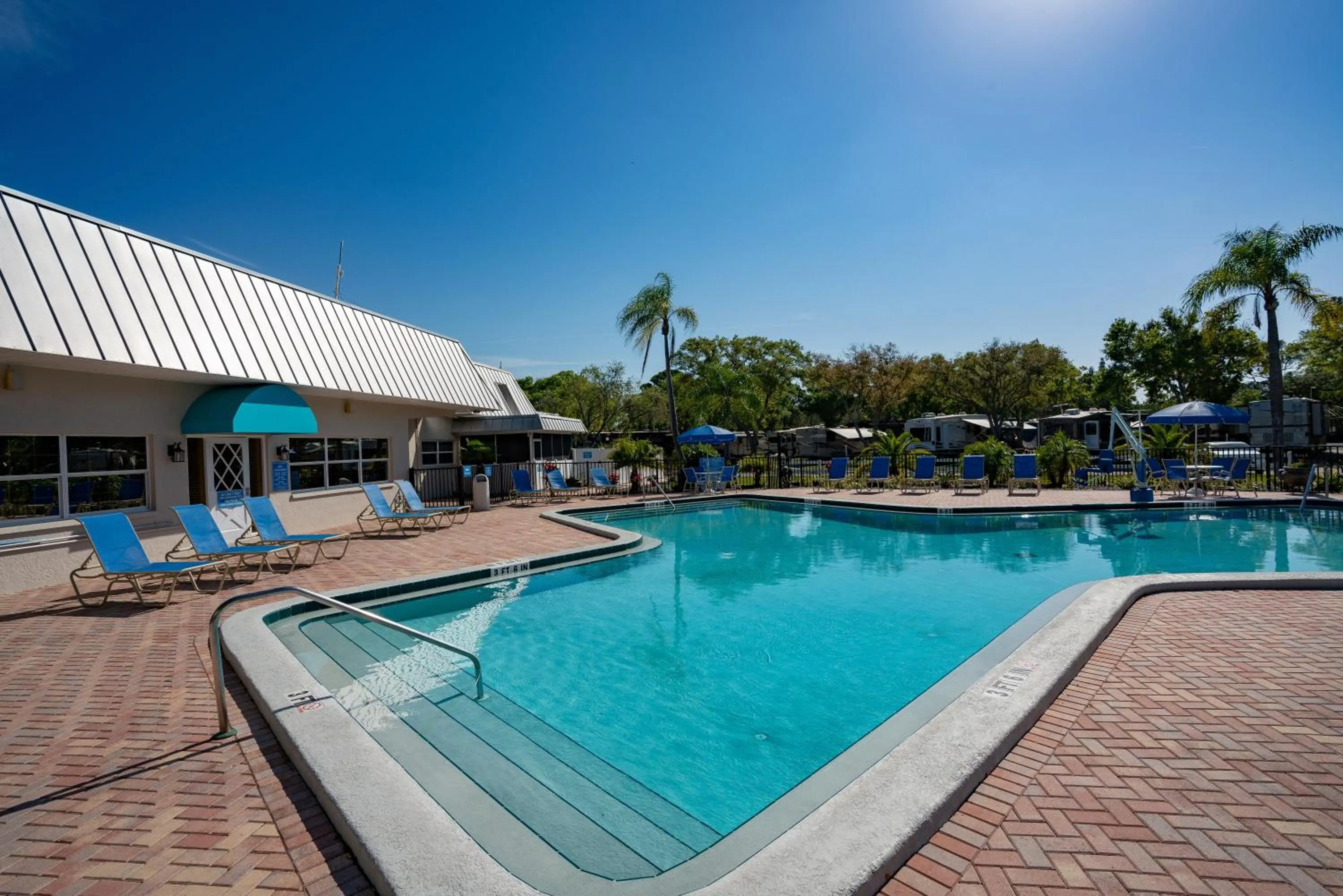 Swimming pool in Sun Retreats Dunedin