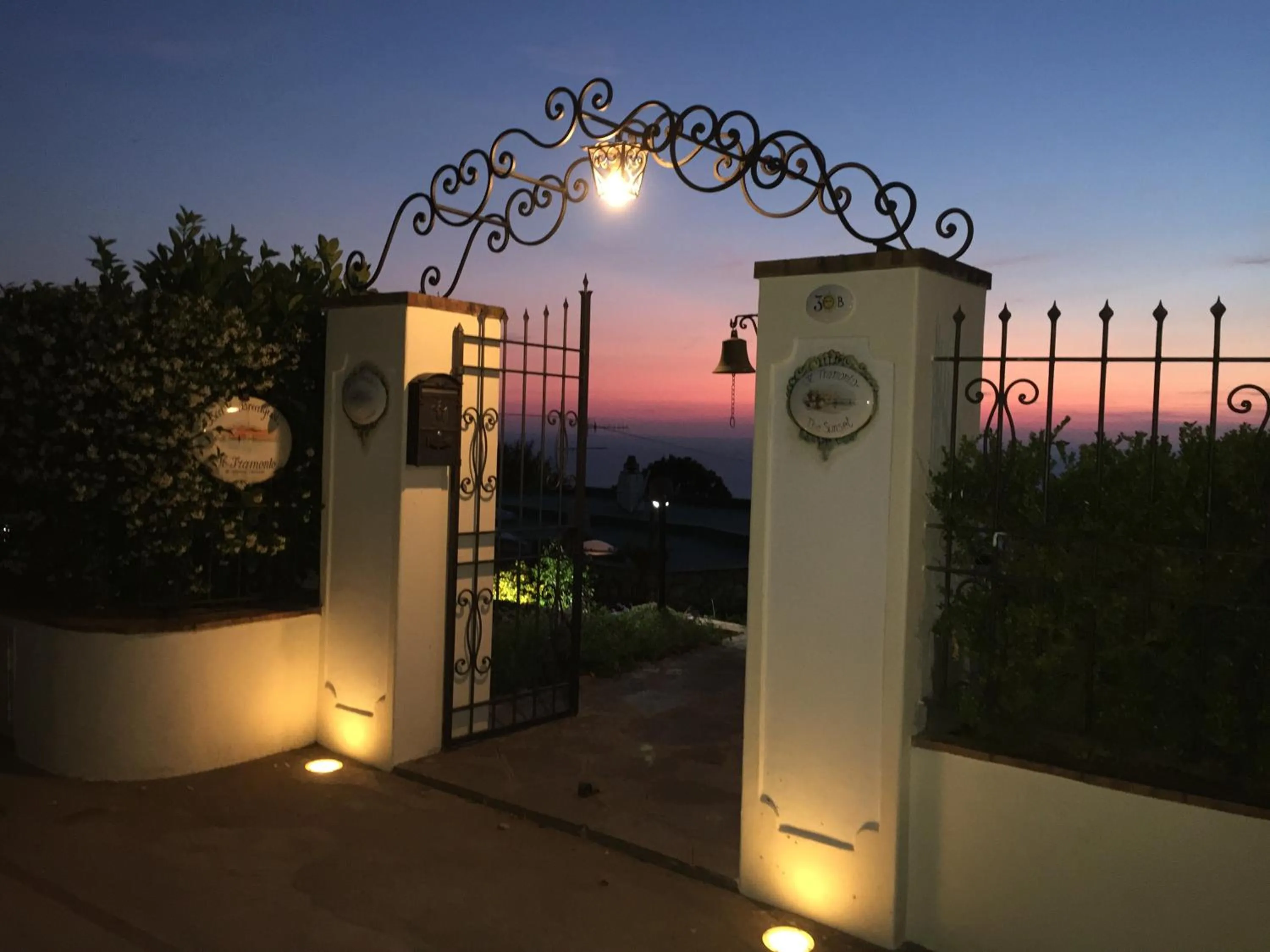 Facade/entrance in B&B Il Tramonto
