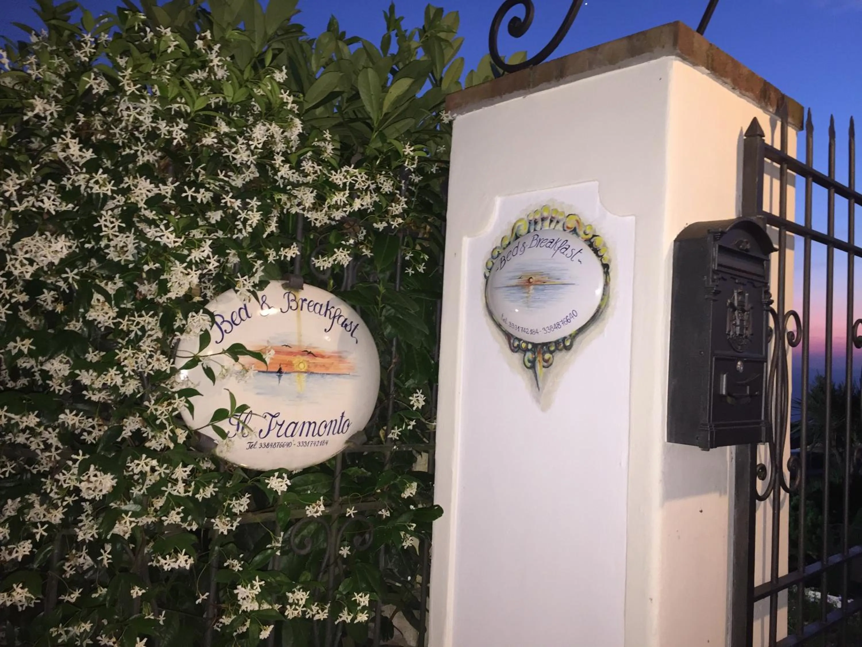 Facade/entrance in B&B Il Tramonto