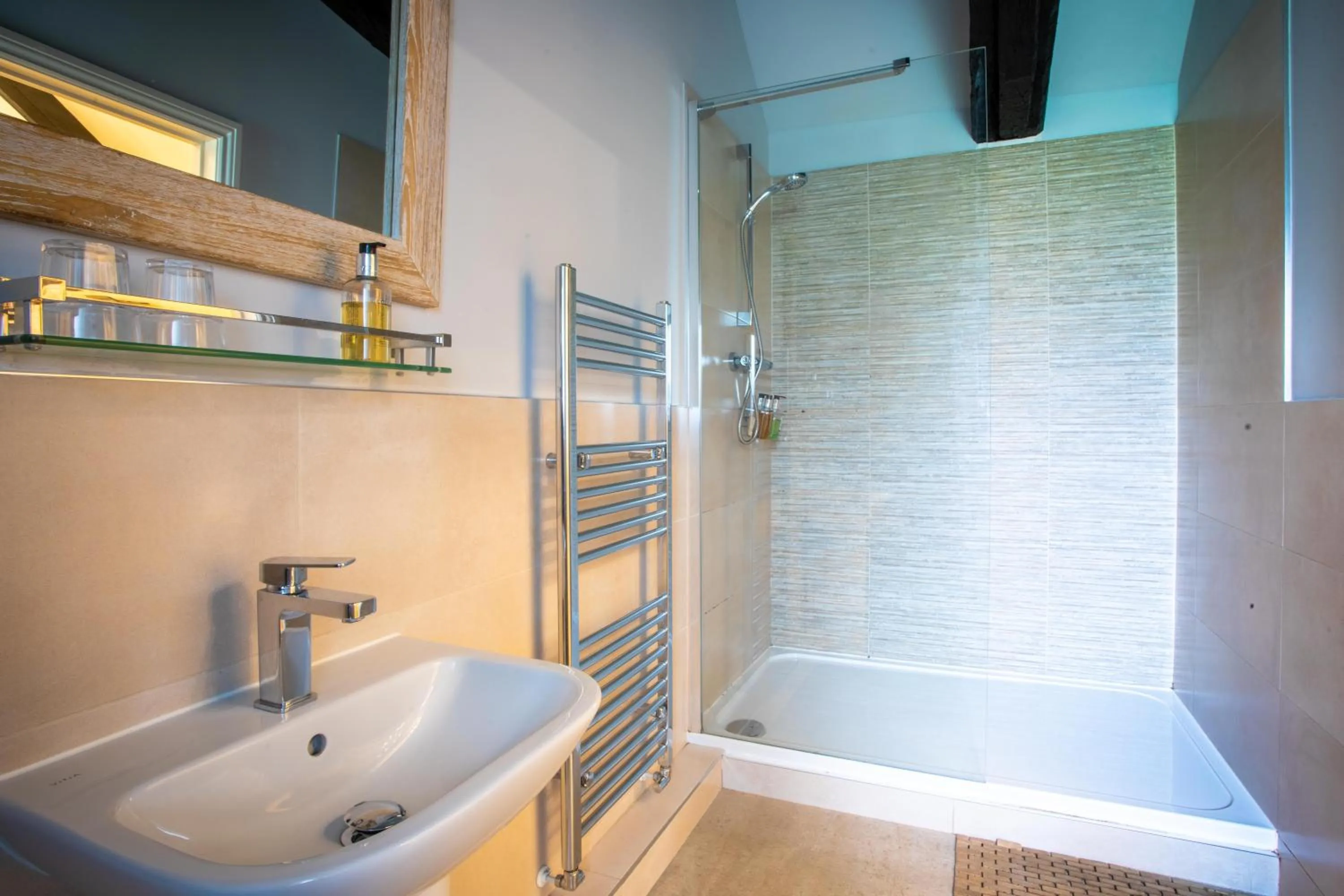 Bathroom in The Moon Inn at Stoney Middleton