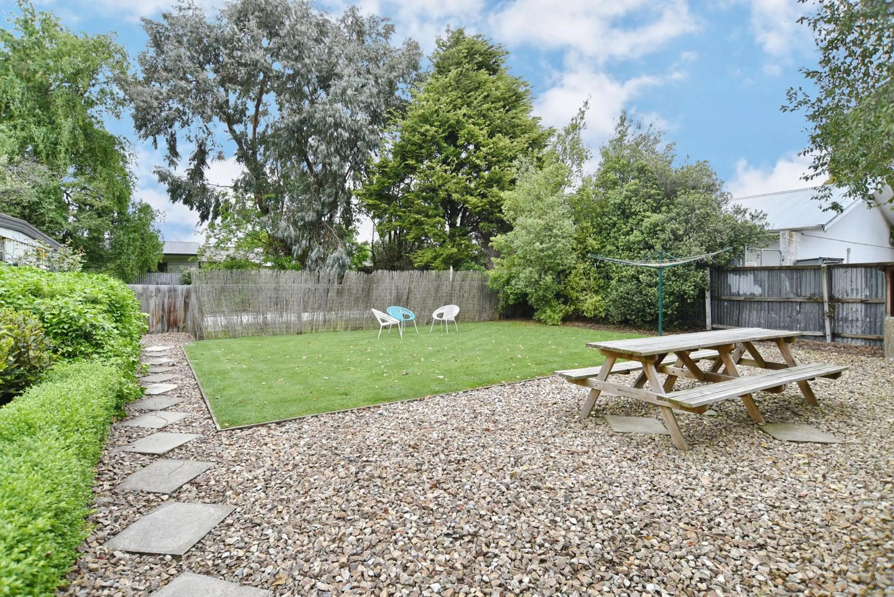 Racecourse Villa - Classic 1935 Charm & Space