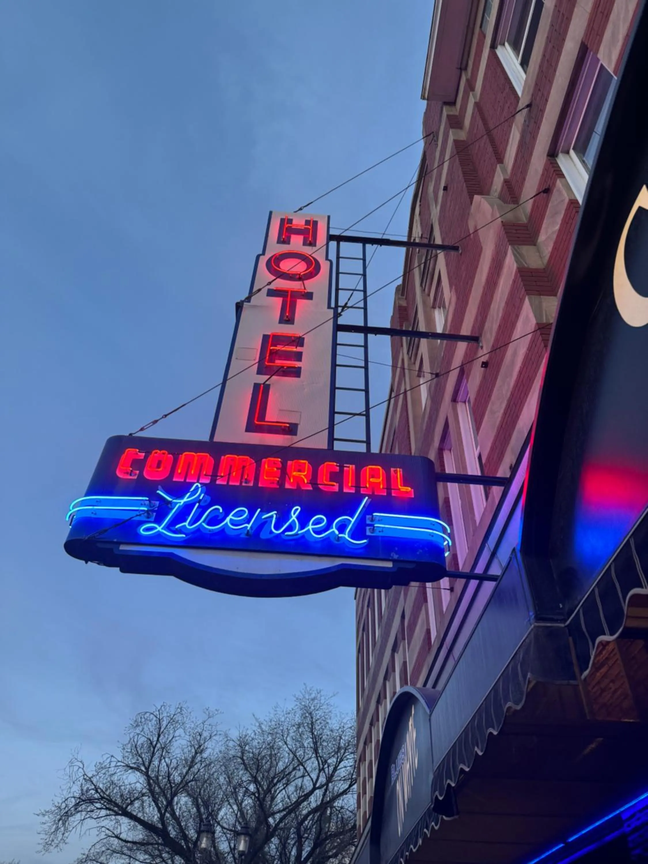 Property logo or sign in Commercial Hotel