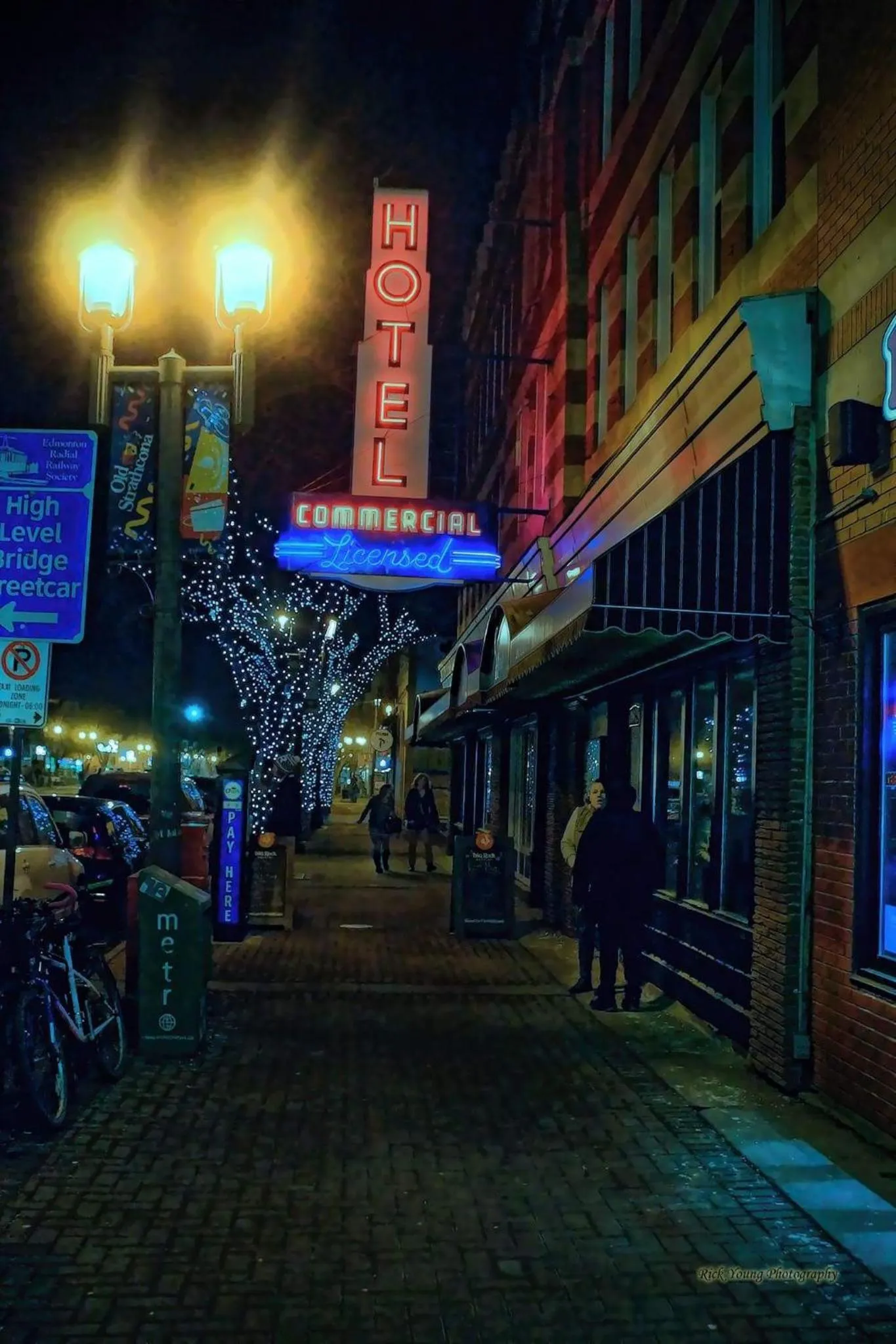 Neighbourhood in Commercial Hotel