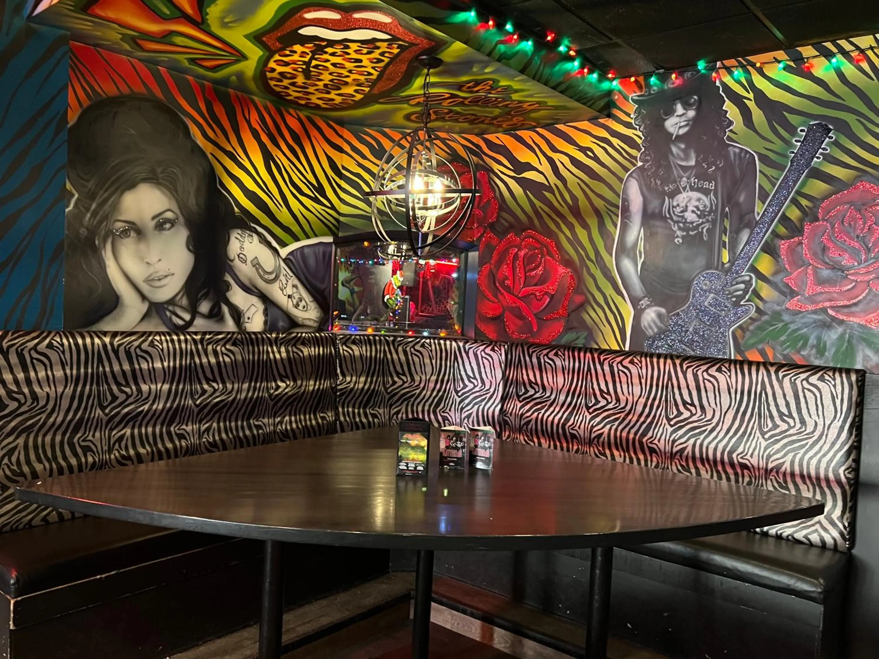 Lounge or bar in Commercial Hotel