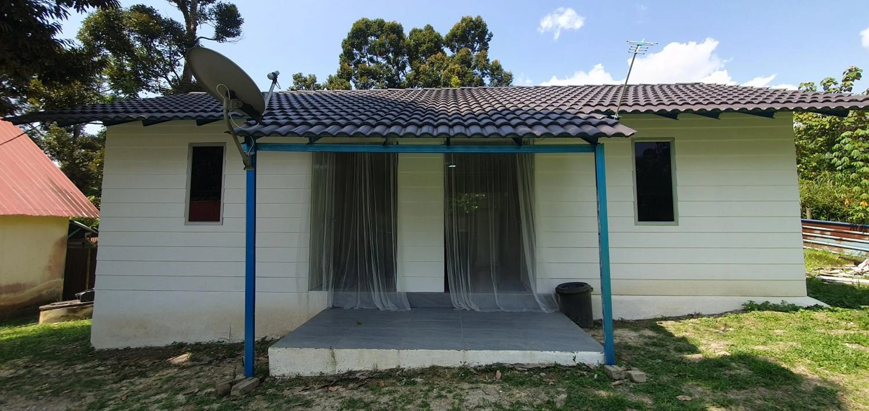 Property building in Chalet Kampong Semawar