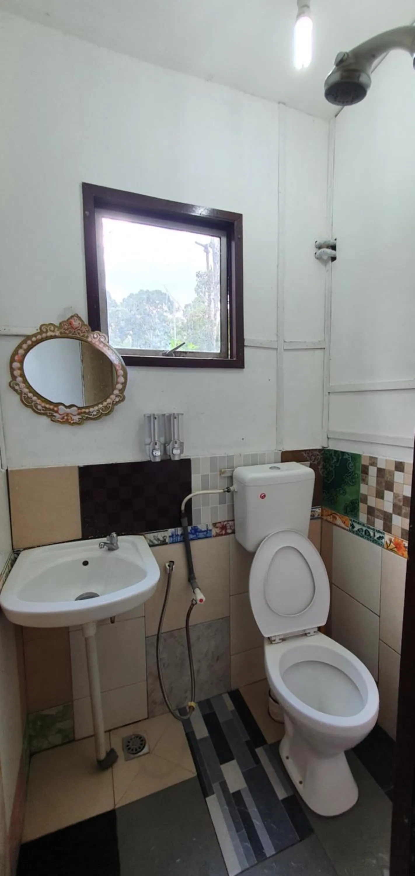Shower in Chalet Kampong Semawar