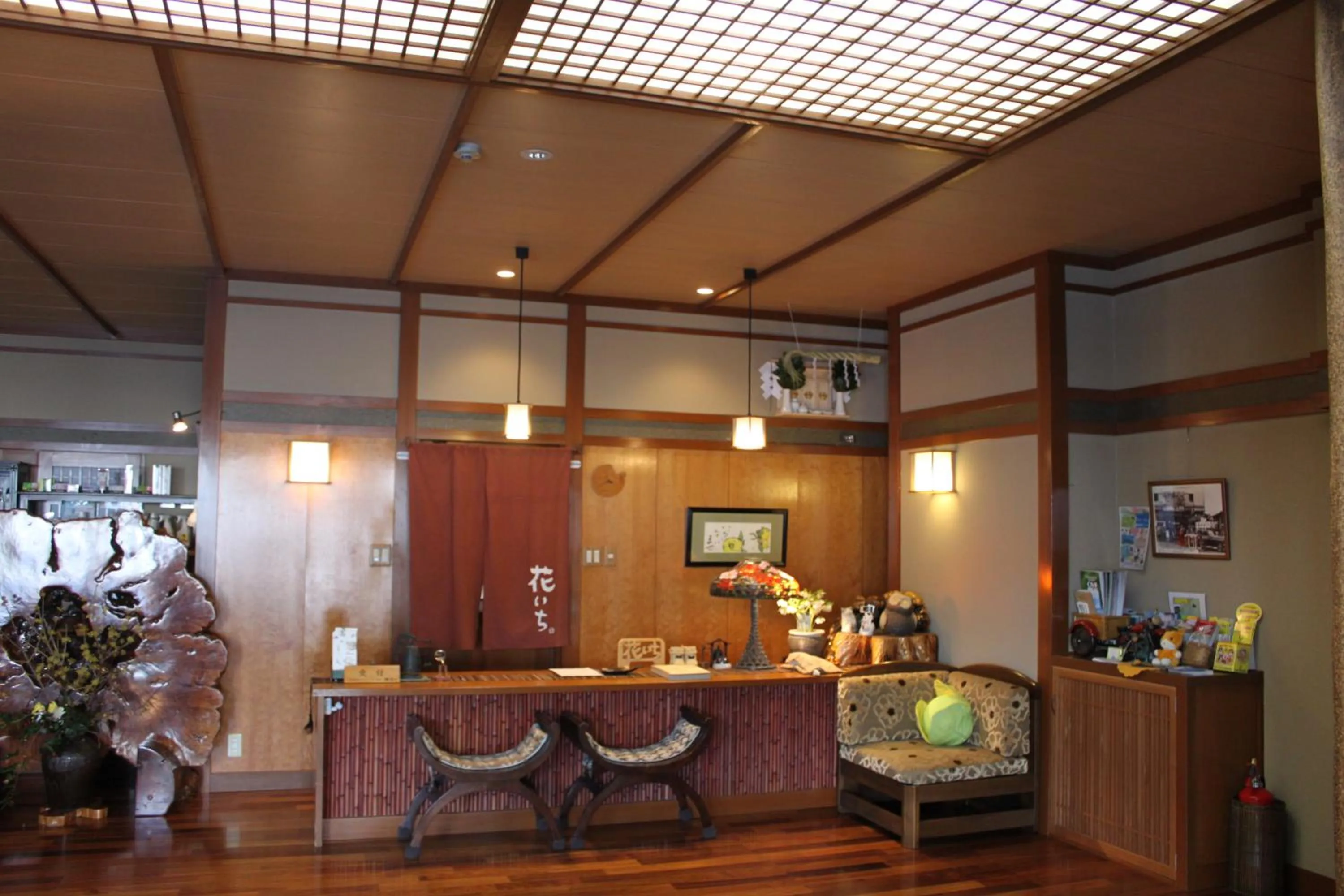 Area and facilities in Hanaichi