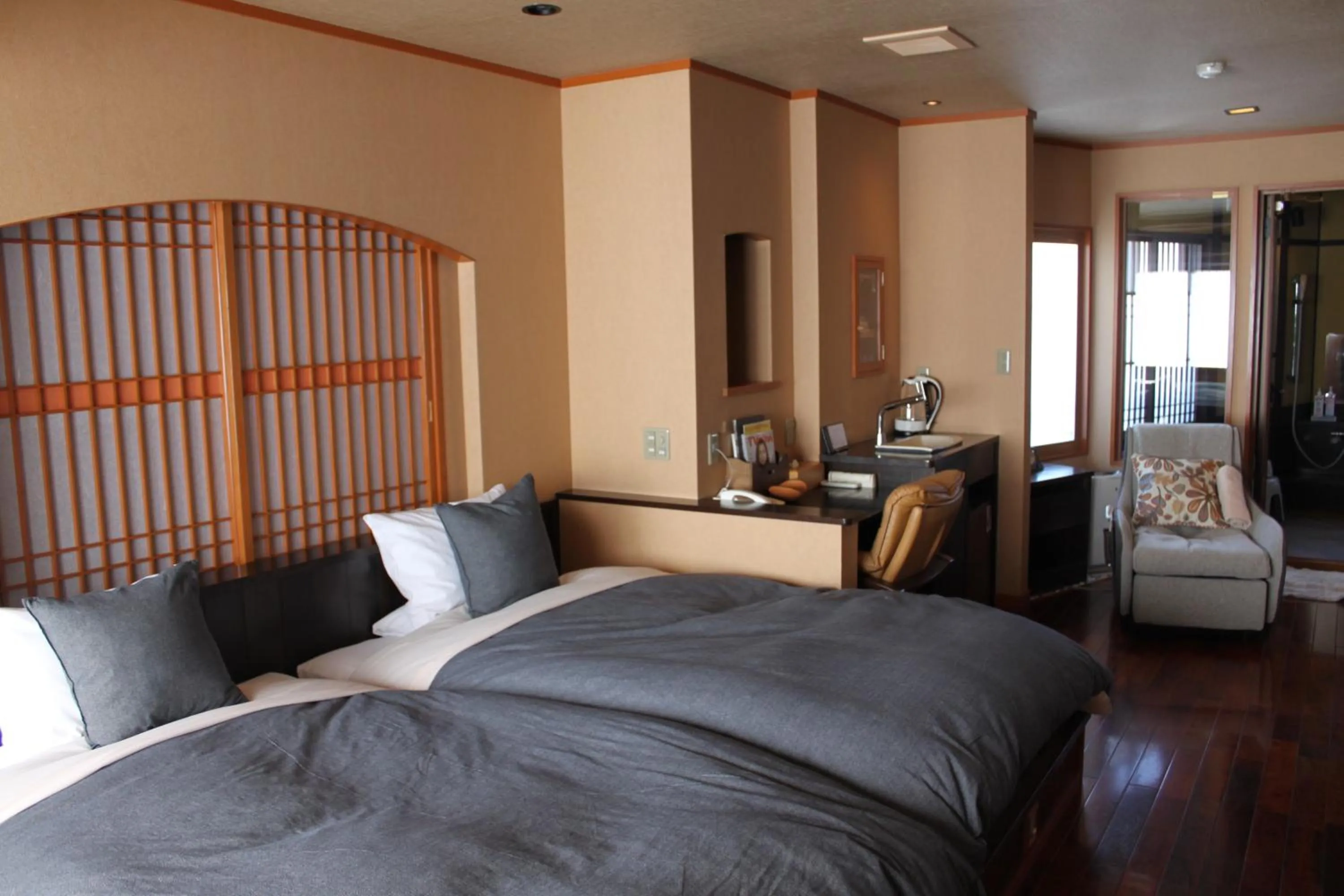Photo of the whole room, Bed in Hanaichi