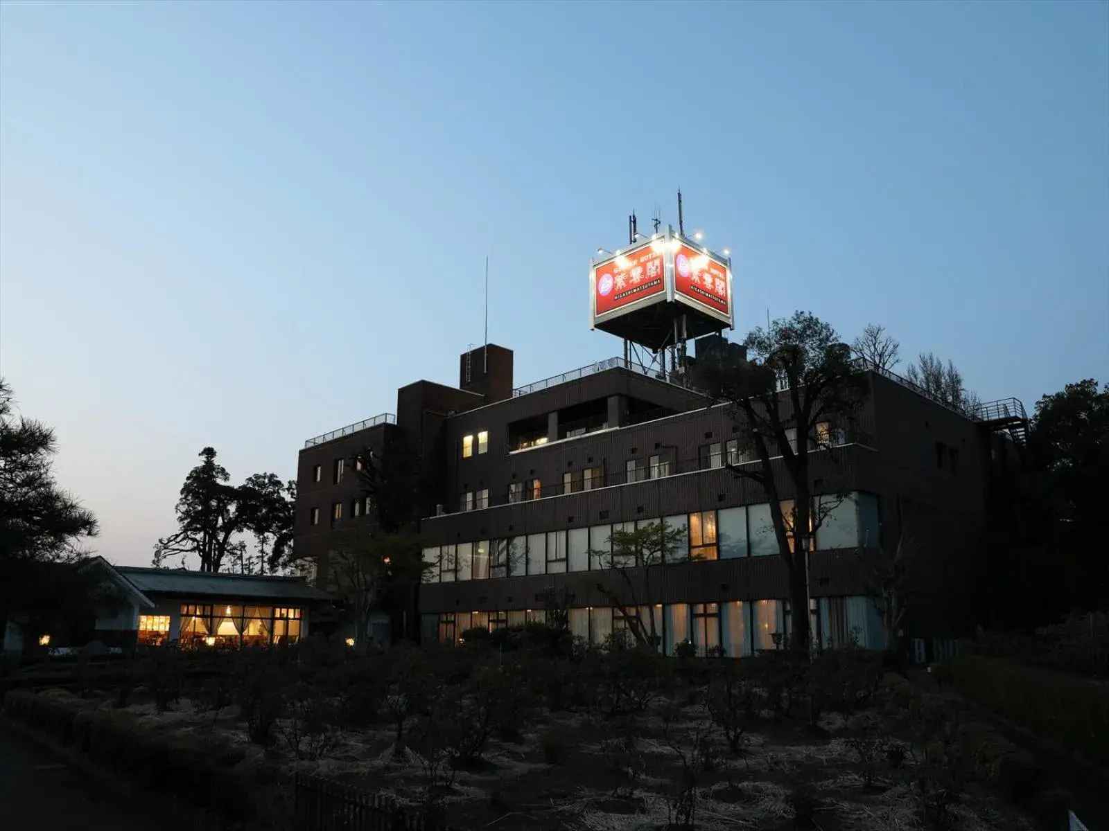 Facade/entrance in Garden hotel Shiunkaku Higashimatsuyama Facade/entrance in Garden hotel Shiunkaku Higashimatsuyama