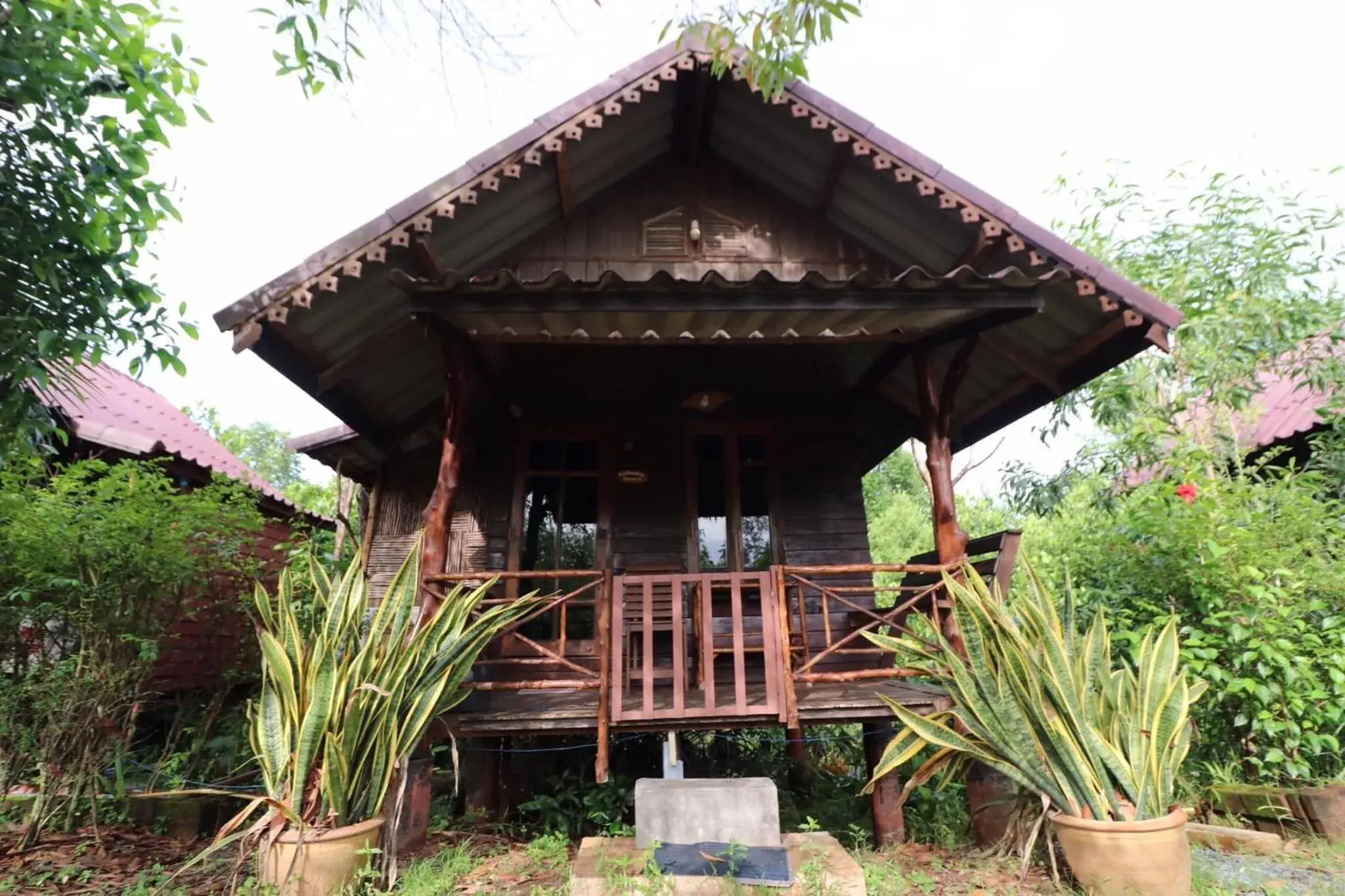Single Room with Bathroom in Suchanaree@Laemngop Single Room with Bathroom in Suchanaree@Laemngop